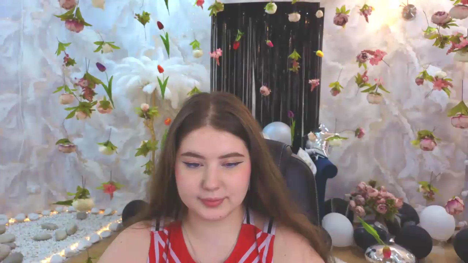 Gallery image thumbnail from EnigmaVeil's myfreecams stream on, 07/27/2026, 09:45 image 19 of 20
