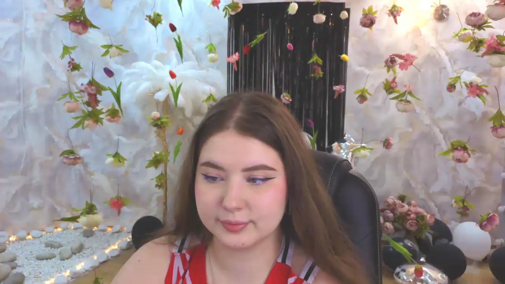 Gallery image thumbnail from EnigmaVeil's myfreecams stream on, 07/27/2026, 09:45 image 18 of 20