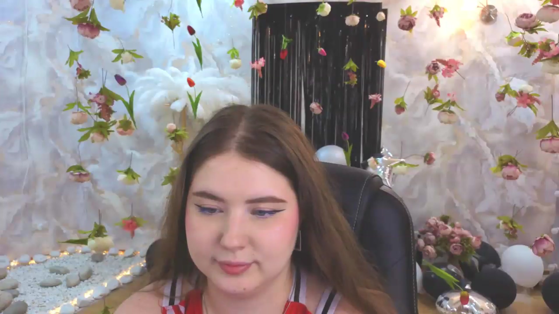 Gallery image thumbnail from EnigmaVeil's myfreecams stream on, 07/27/2026, 09:45 image 17 of 20