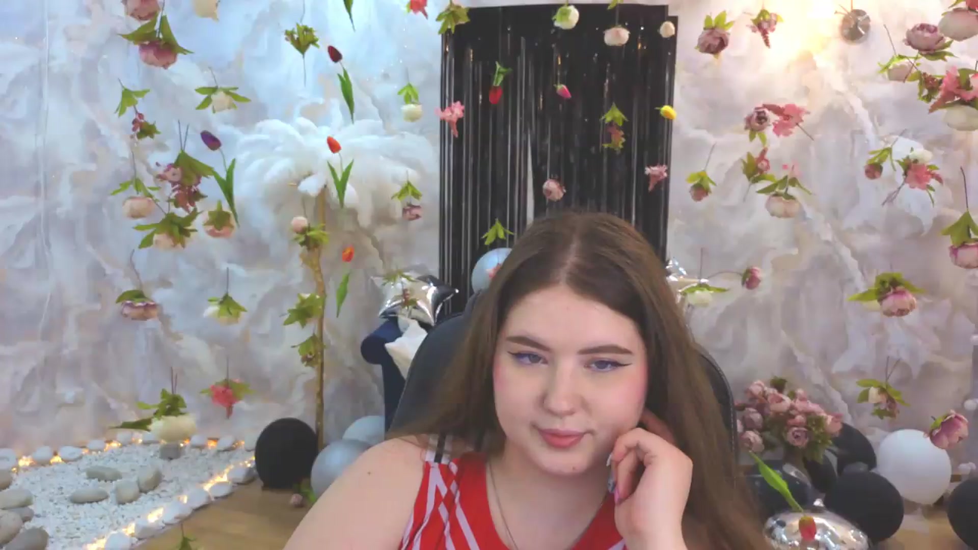 Gallery image thumbnail from EnigmaVeil's myfreecams stream on, 07/27/2026, 09:45 image 11 of 20