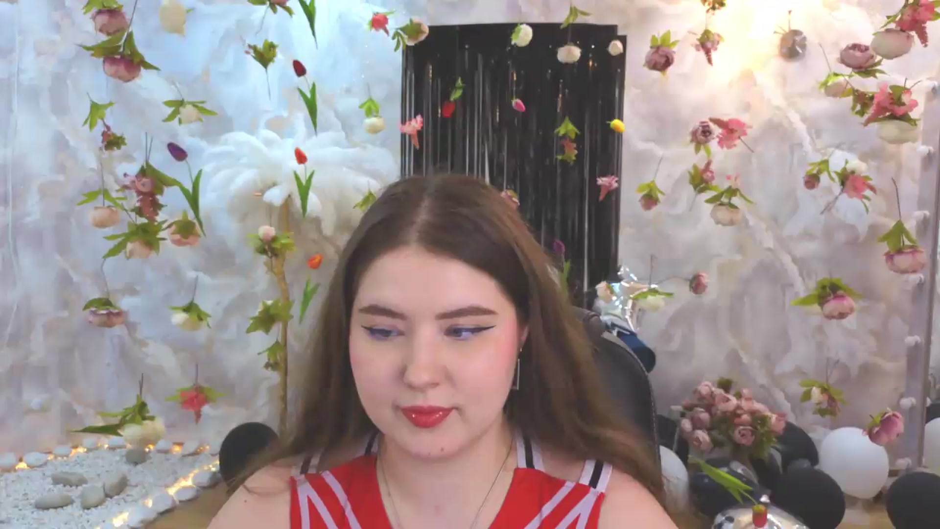 Gallery image thumbnail from EnigmaVeil's myfreecams stream on, 07/27/2026, 10:39 image 5 of 20
