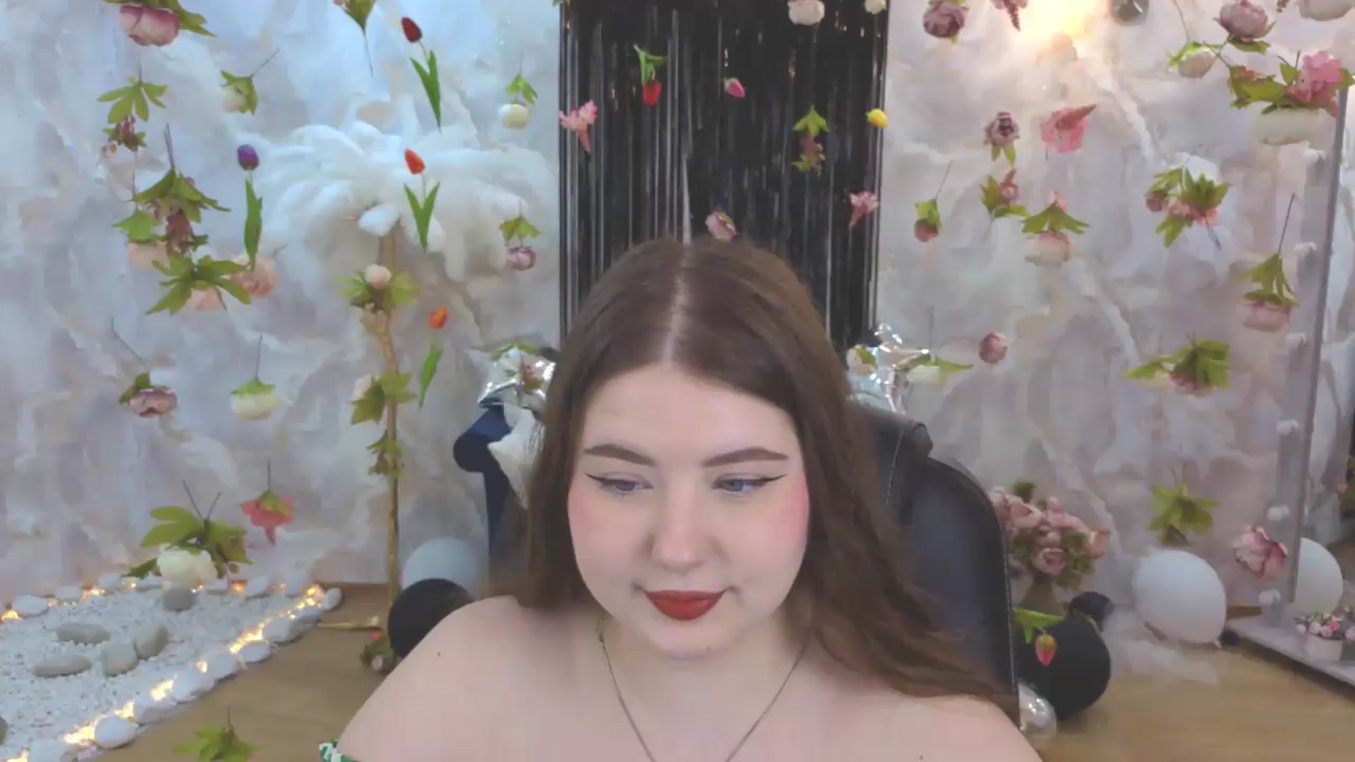 Gallery image thumbnail from EnigmaVeil's myfreecams stream on, 07/31/2026, 18:41 image 18 of 20
