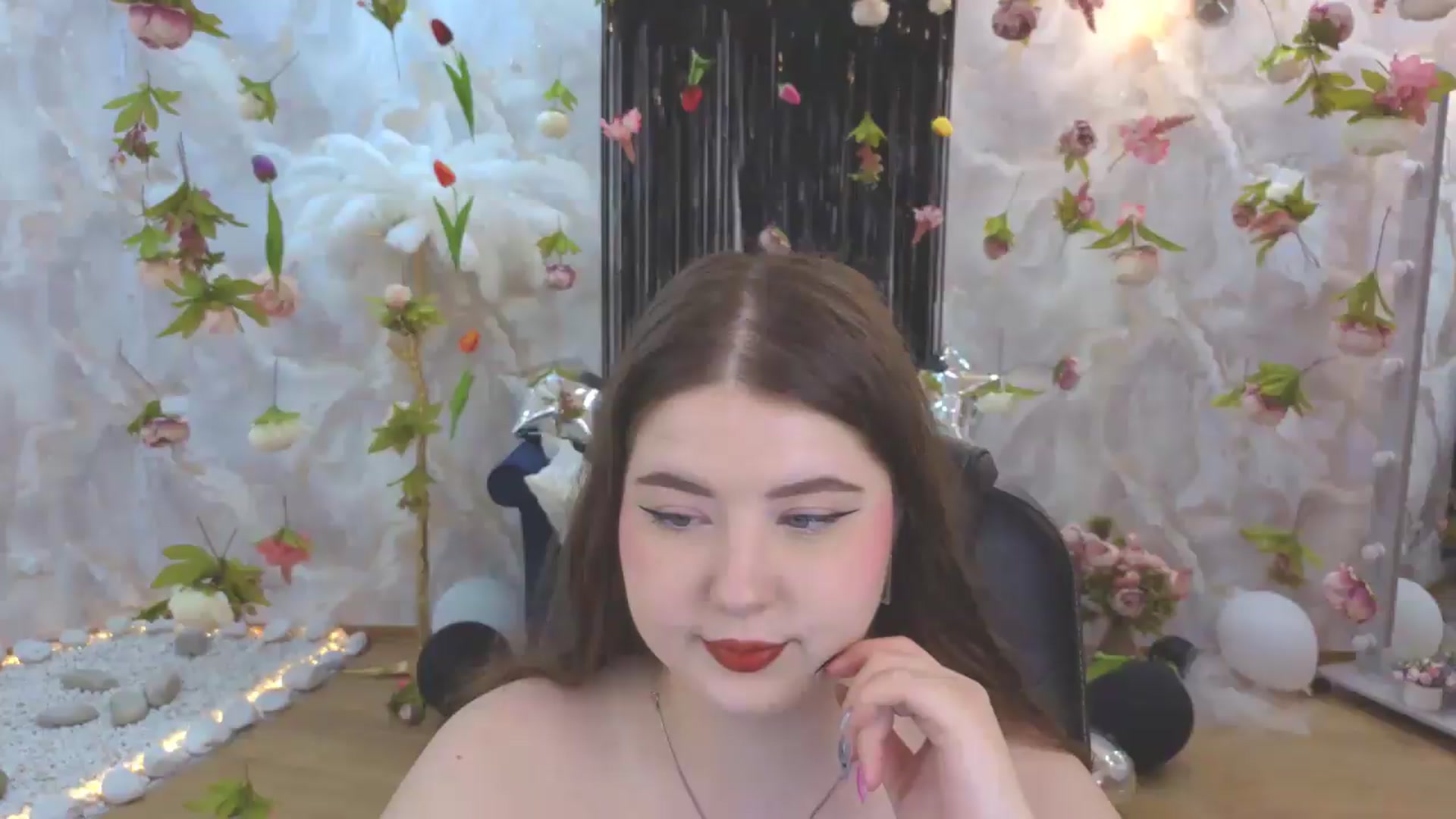 Gallery image thumbnail from EnigmaVeil's myfreecams stream on, 07/31/2026, 18:41 image 7 of 20