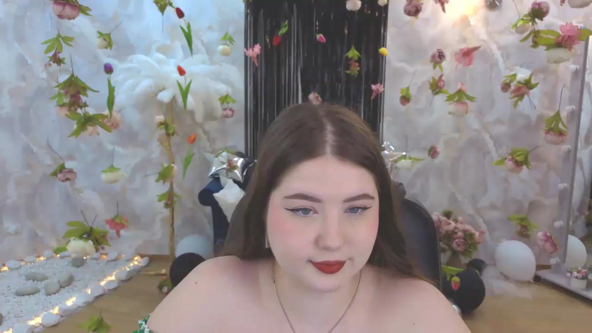 Gallery image thumbnail from EnigmaVeil's myfreecams stream on, 07/31/2026, 18:41 image 5 of 20