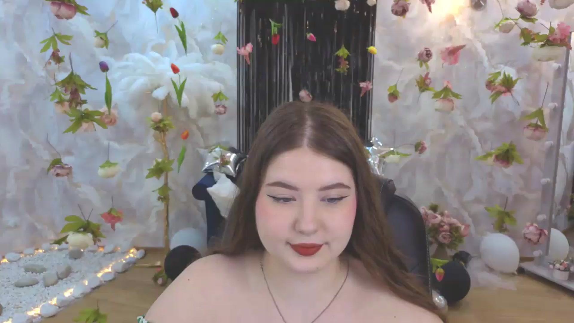 Gallery image thumbnail from EnigmaVeil's myfreecams stream on, 07/31/2026, 18:41 image 17 of 20