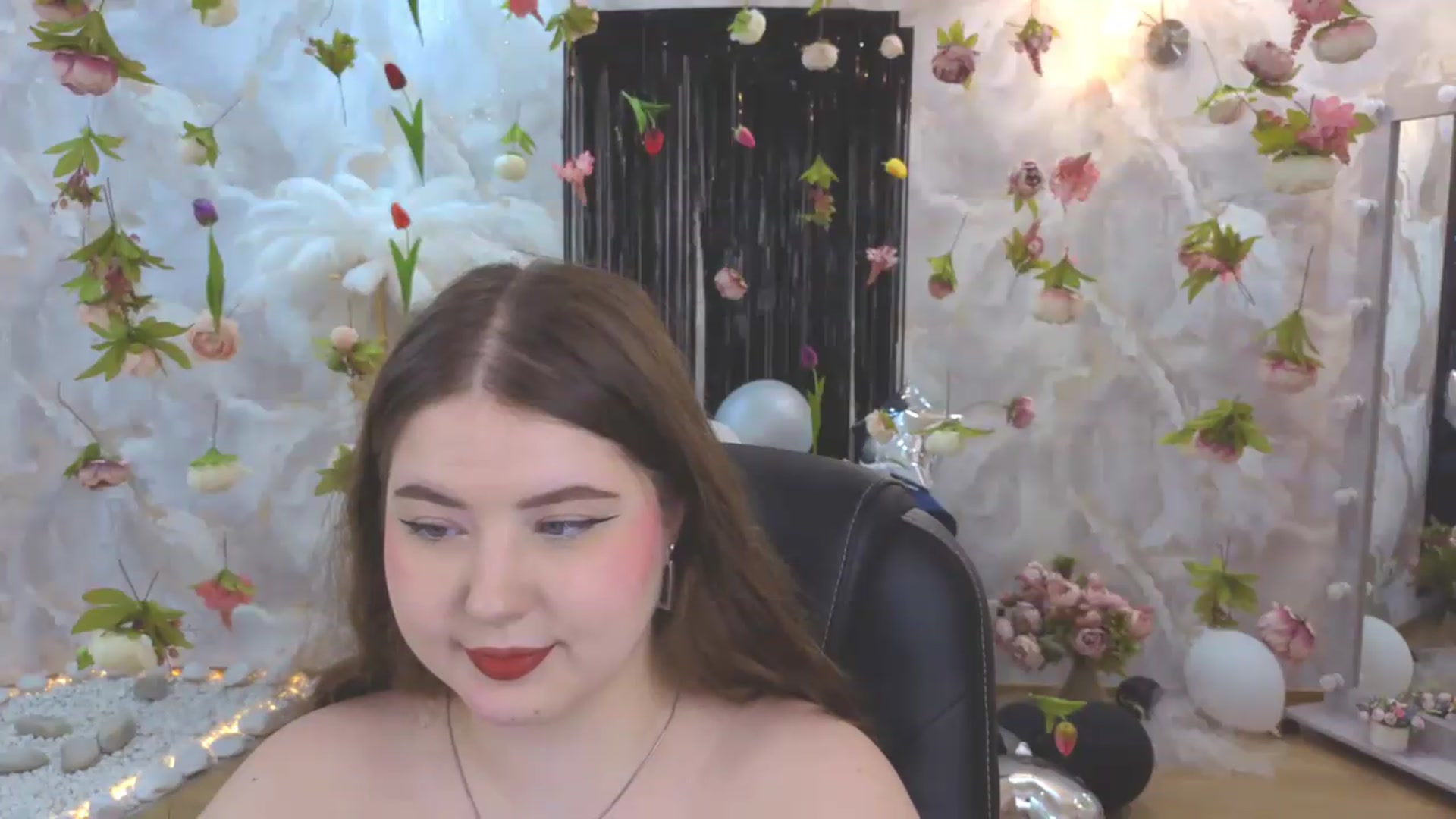 Gallery image thumbnail from EnigmaVeil's myfreecams stream on, 07/31/2026, 19:32 image 14 of 20