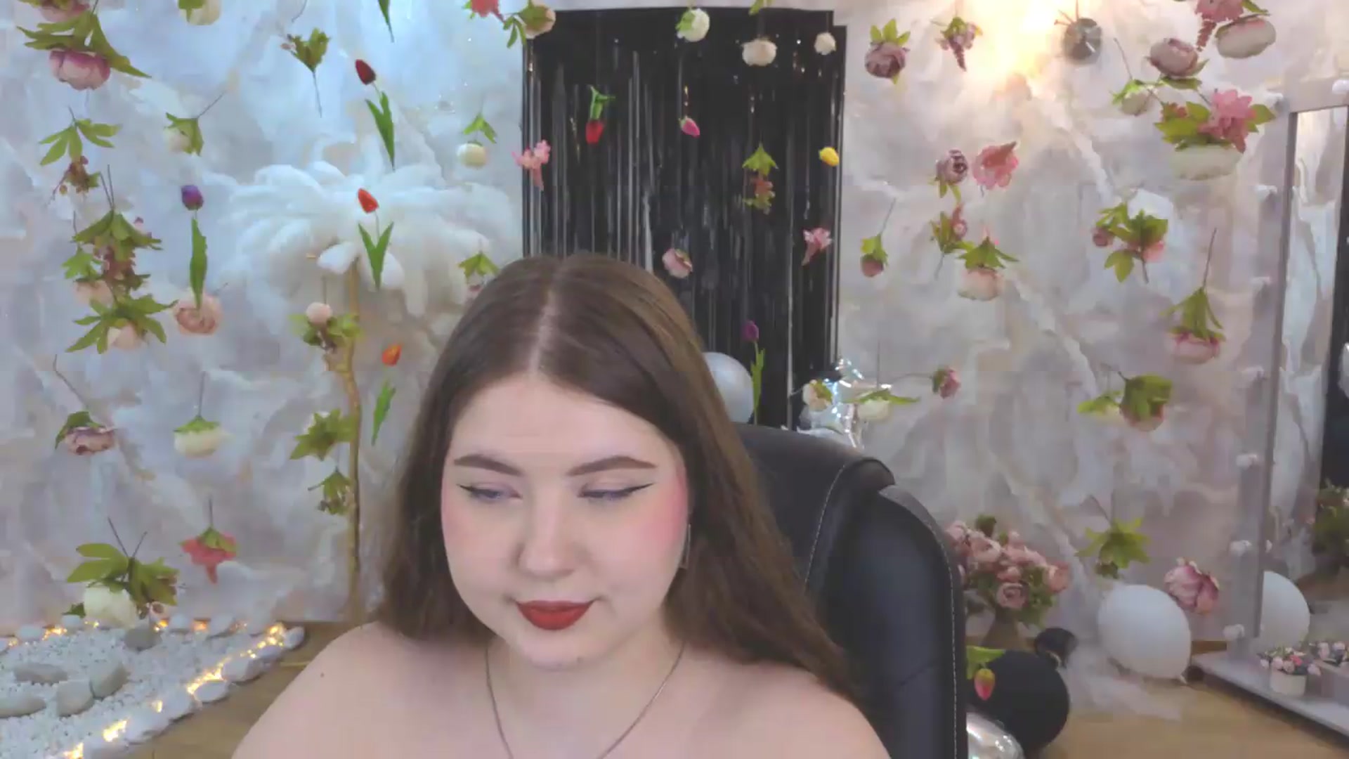 Gallery image thumbnail from EnigmaVeil's myfreecams stream on, 07/31/2026, 19:32 image 18 of 20