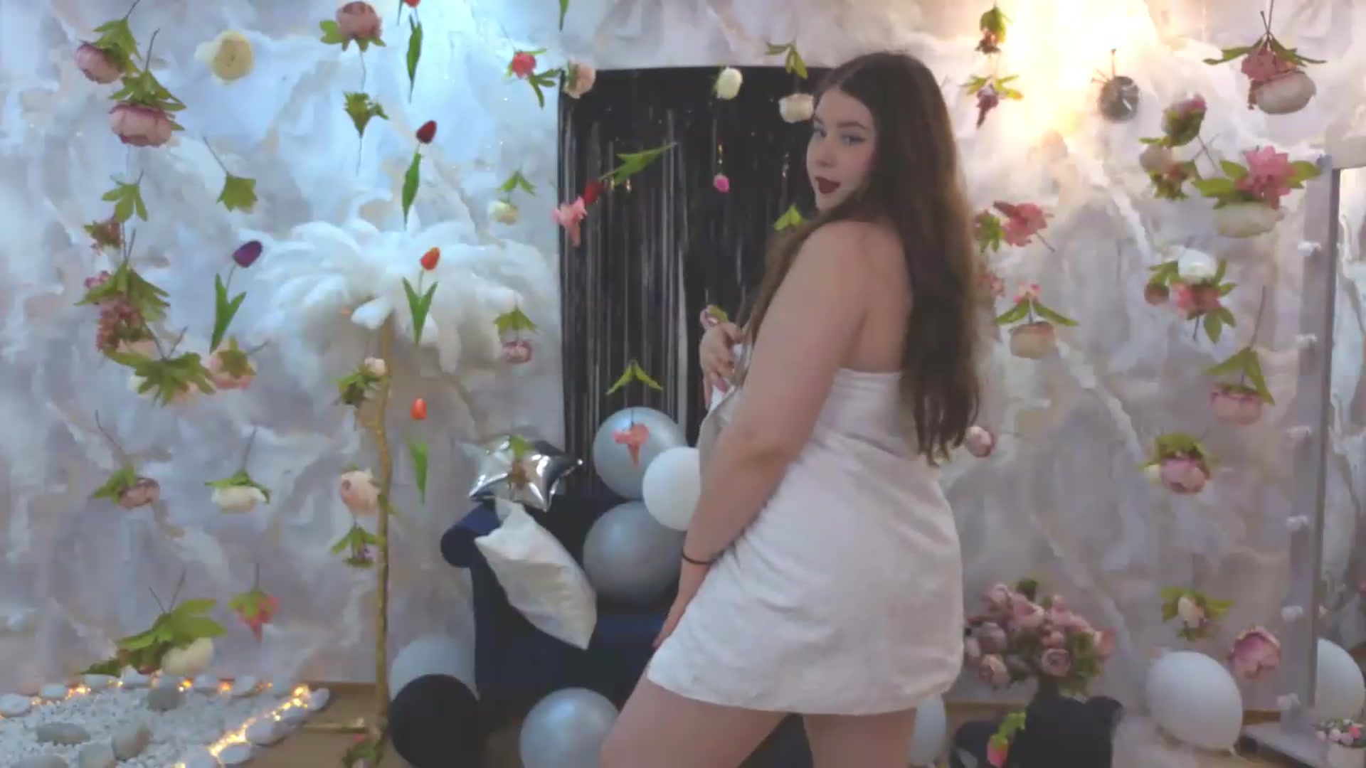 Gallery image thumbnail from EnigmaVeil's myfreecams stream on, 07/31/2026, 21:46 image 15 of 20