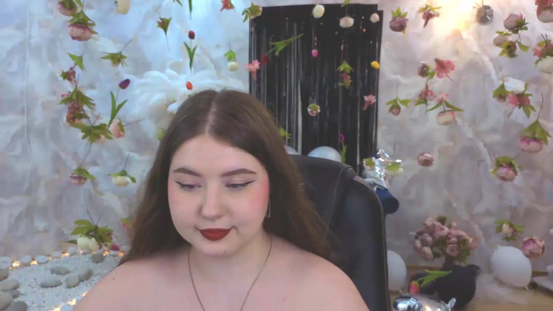 Gallery image thumbnail from EnigmaVeil's myfreecams stream on, 07/31/2026, 21:46 image 19 of 20