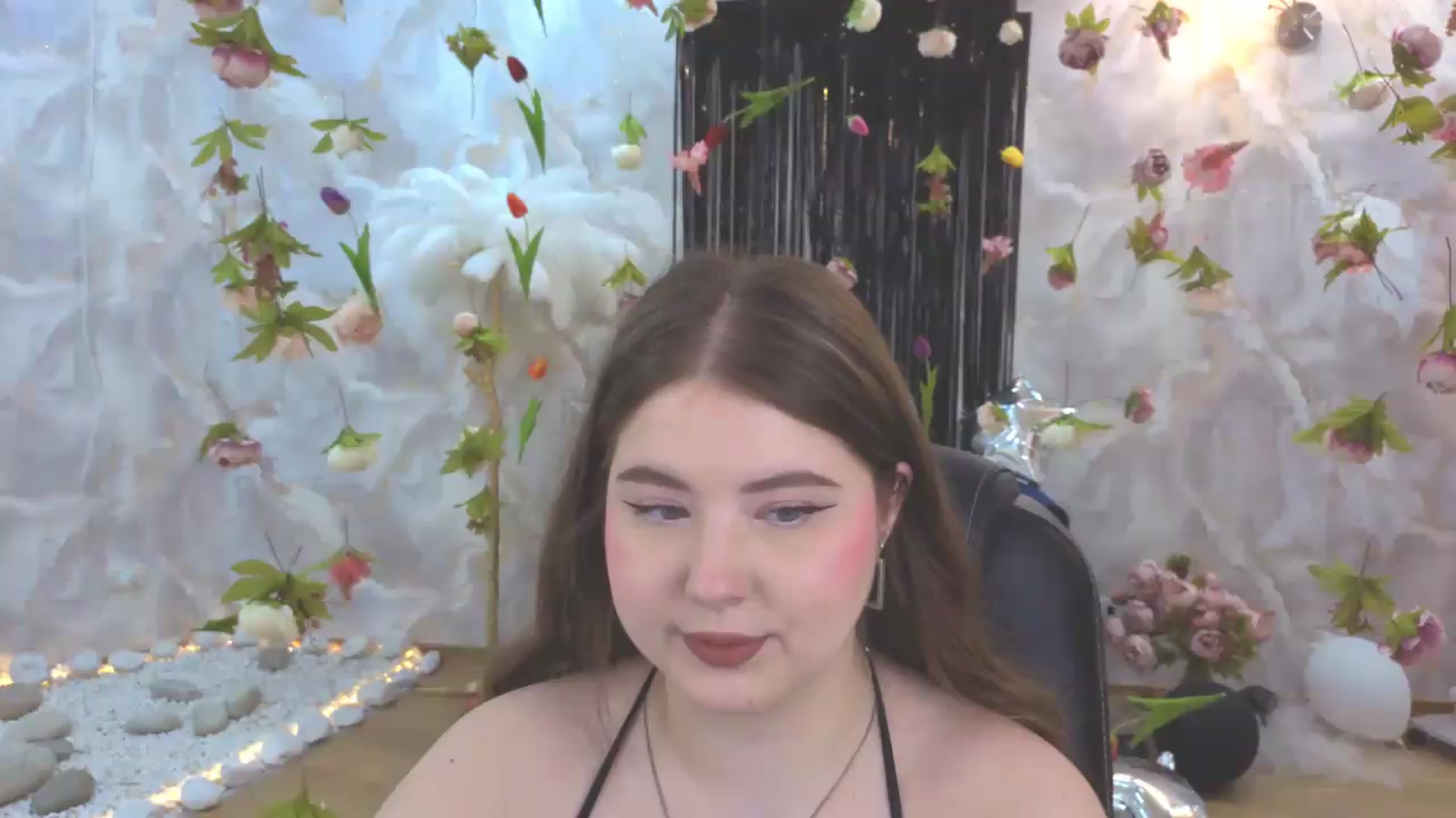 Gallery image thumbnail from EnigmaVeil's myfreecams stream on, 08/04/2026, 05:01 image 1 of 20