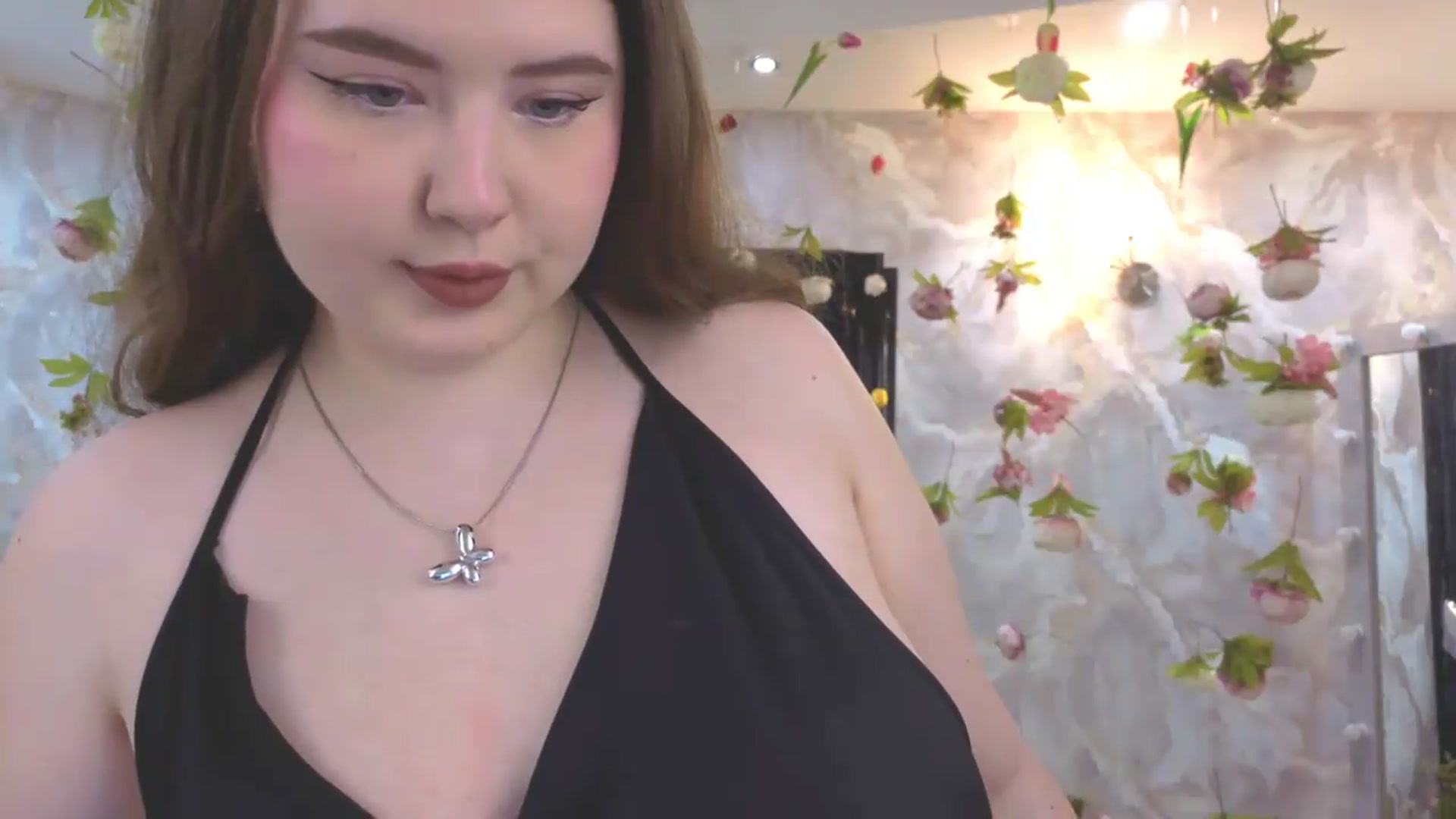 Gallery image thumbnail from EnigmaVeil's myfreecams stream on, 08/04/2026, 05:01 image 15 of 20