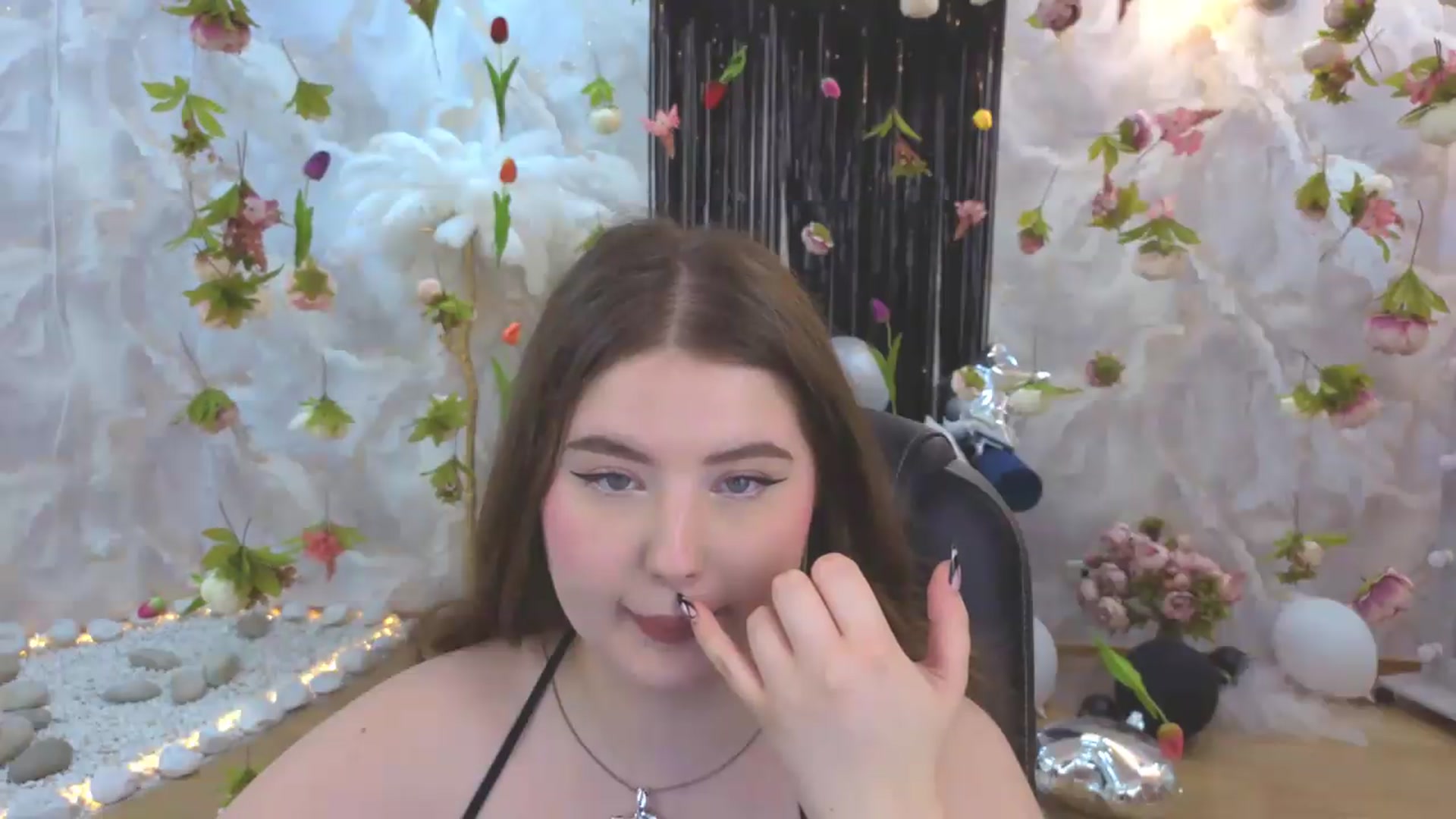 Gallery image thumbnail from EnigmaVeil's myfreecams stream on, 08/04/2026, 06:21 image 6 of 20
