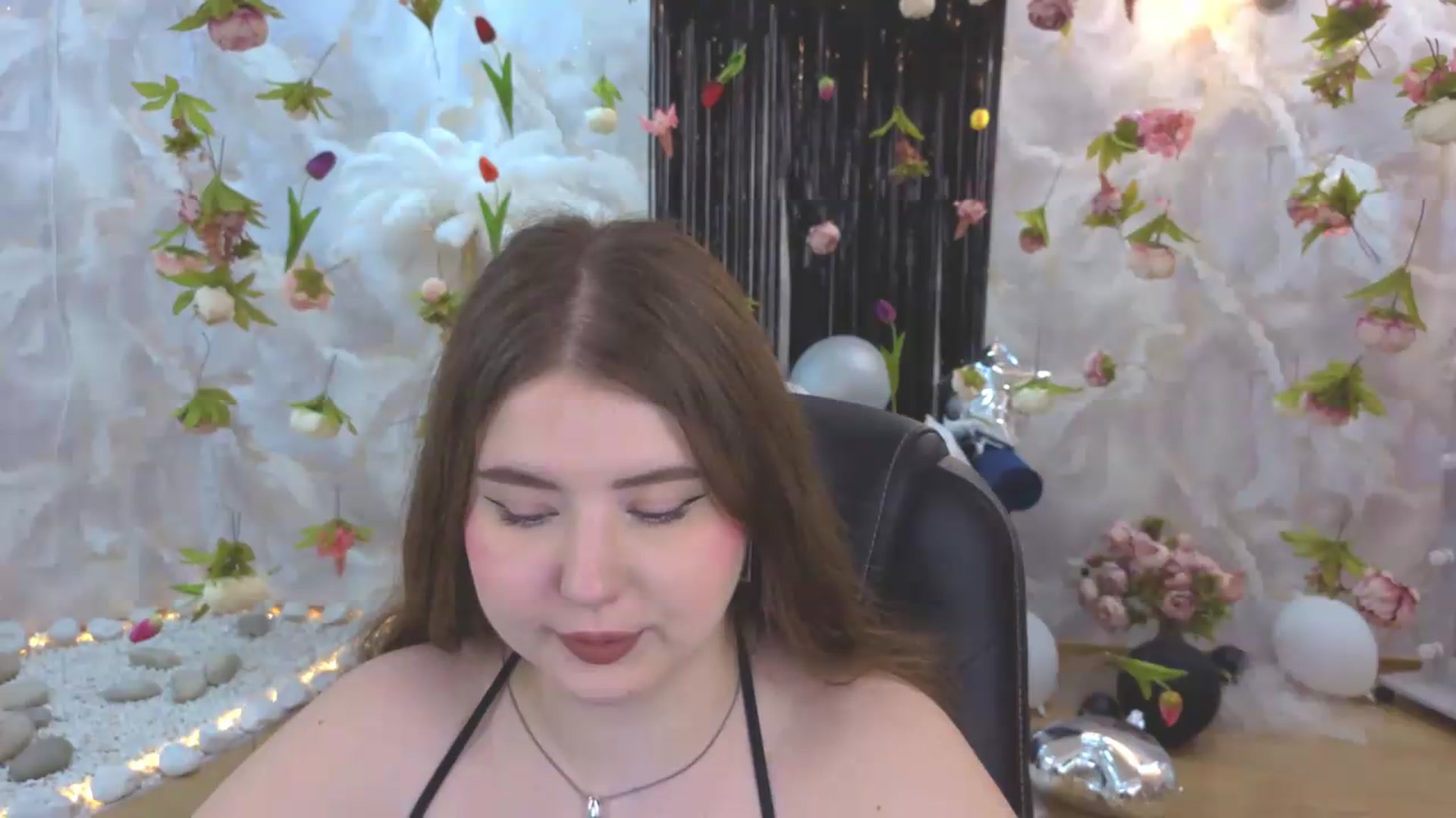 Gallery image thumbnail from EnigmaVeil's myfreecams stream on, 08/04/2026, 06:21 image 15 of 20