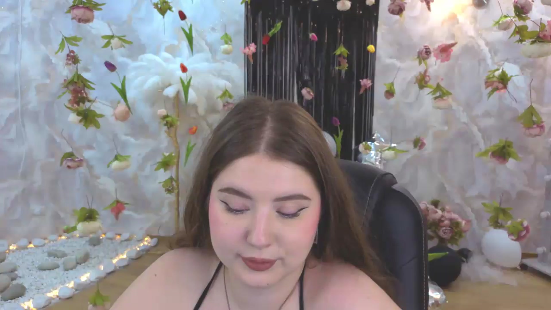 Gallery image thumbnail from EnigmaVeil's myfreecams stream on, 08/04/2026, 07:19 image 5 of 20