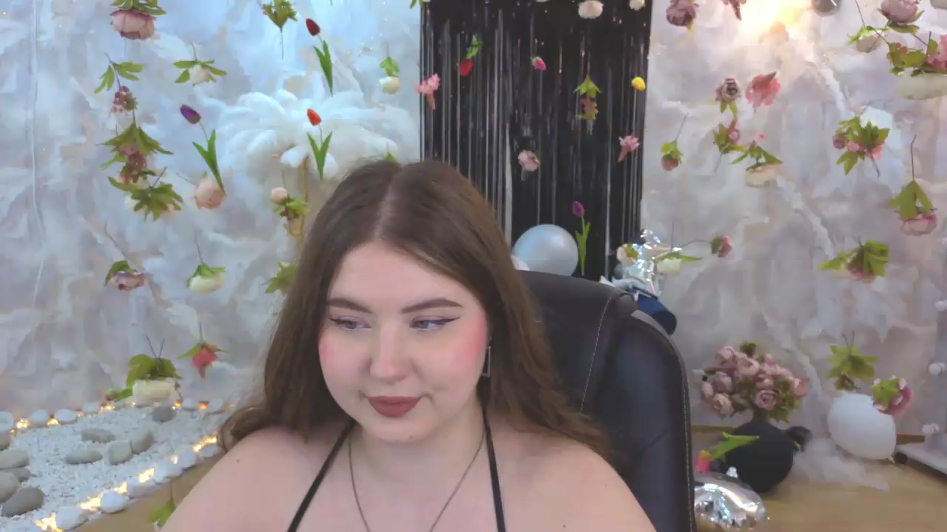 Gallery image thumbnail from EnigmaVeil's myfreecams stream on, 08/04/2026, 07:19 image 13 of 20