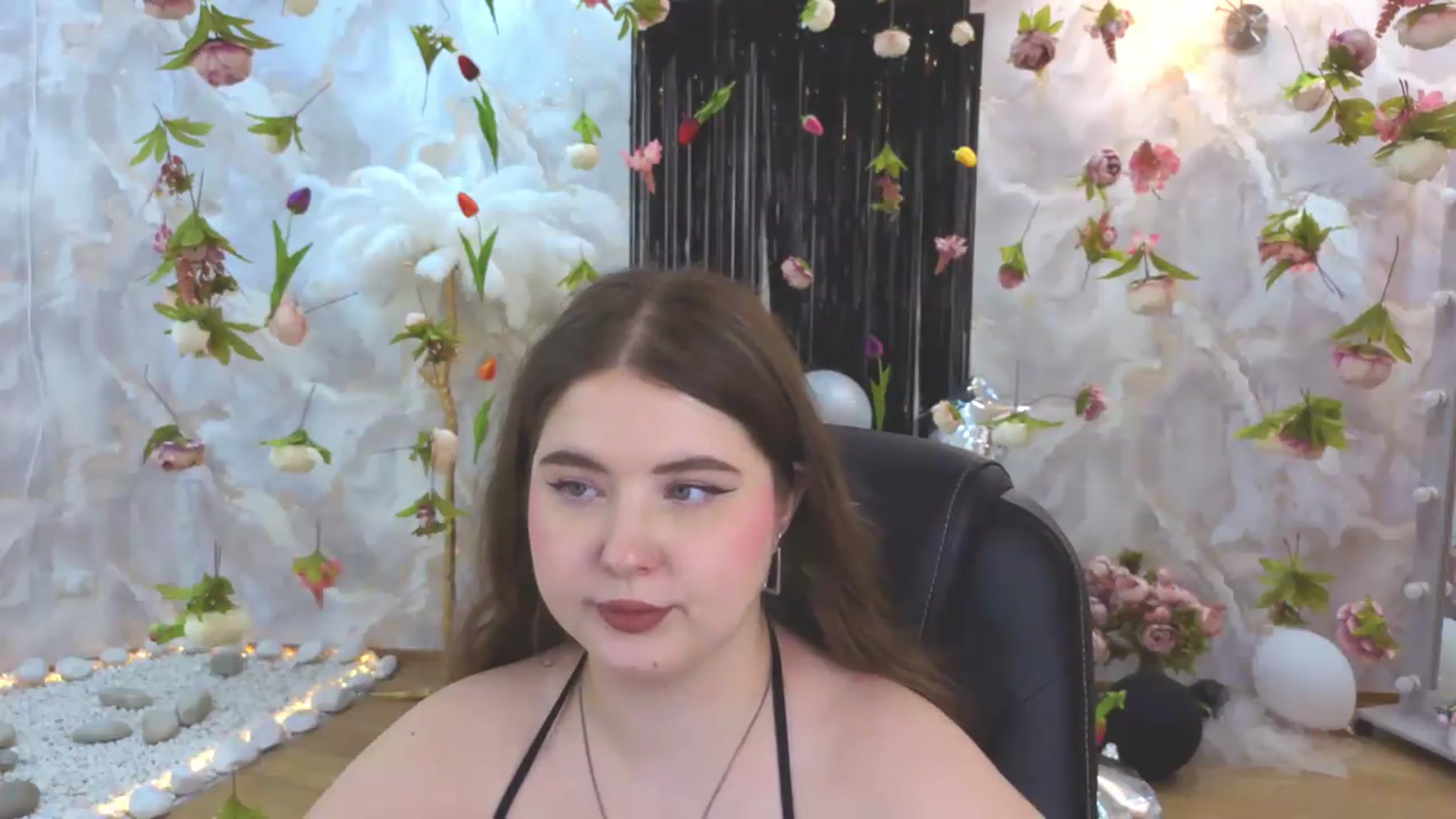 Gallery image thumbnail from EnigmaVeil's myfreecams stream on, 08/04/2026, 11:01 image 7 of 20
