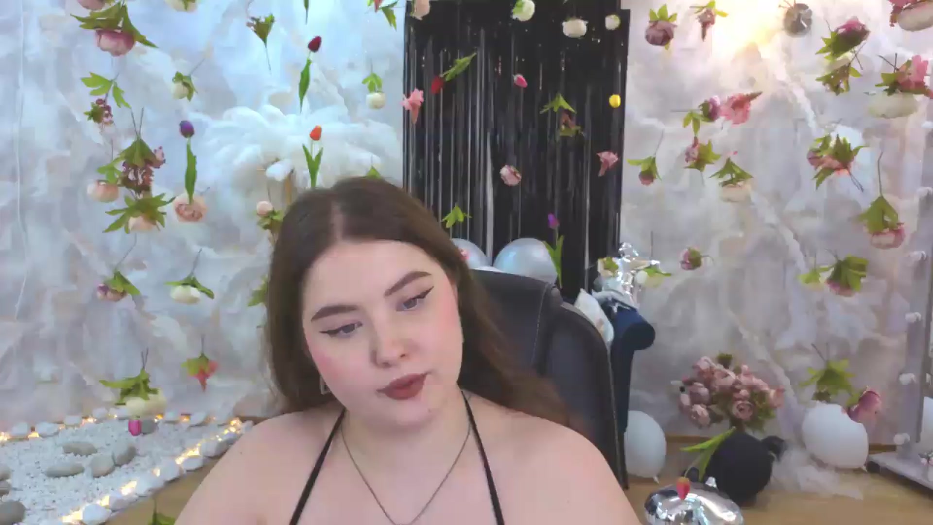 Gallery image thumbnail from EnigmaVeil's myfreecams stream on, 08/04/2026, 11:01 image 1 of 20