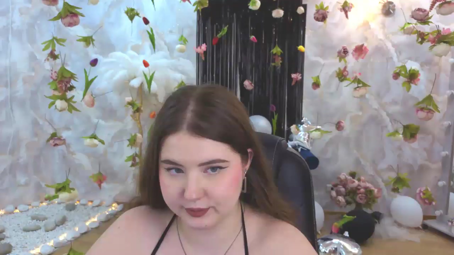 Gallery image thumbnail from EnigmaVeil's myfreecams stream on, 08/04/2026, 11:01 image 4 of 20