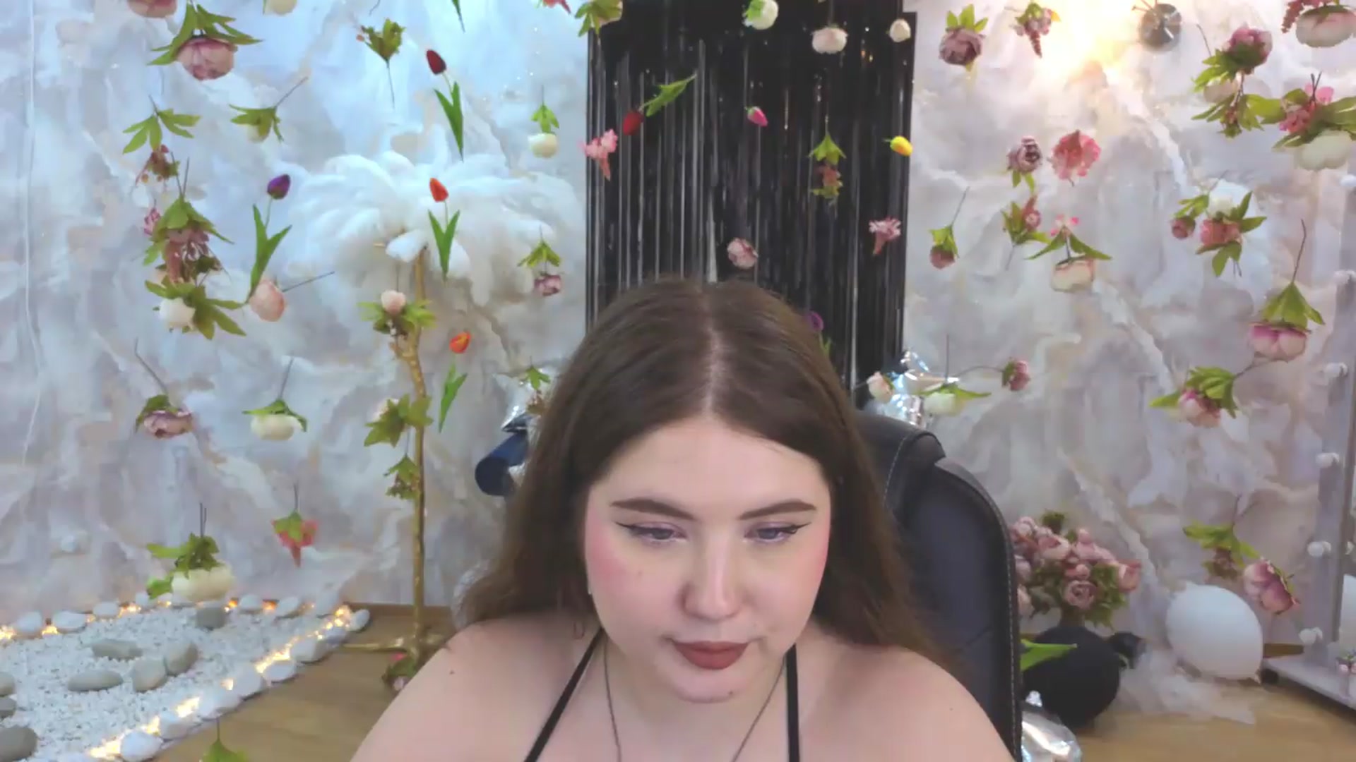 Gallery image thumbnail from EnigmaVeil's myfreecams stream on, 08/04/2026, 11:01 image 8 of 20