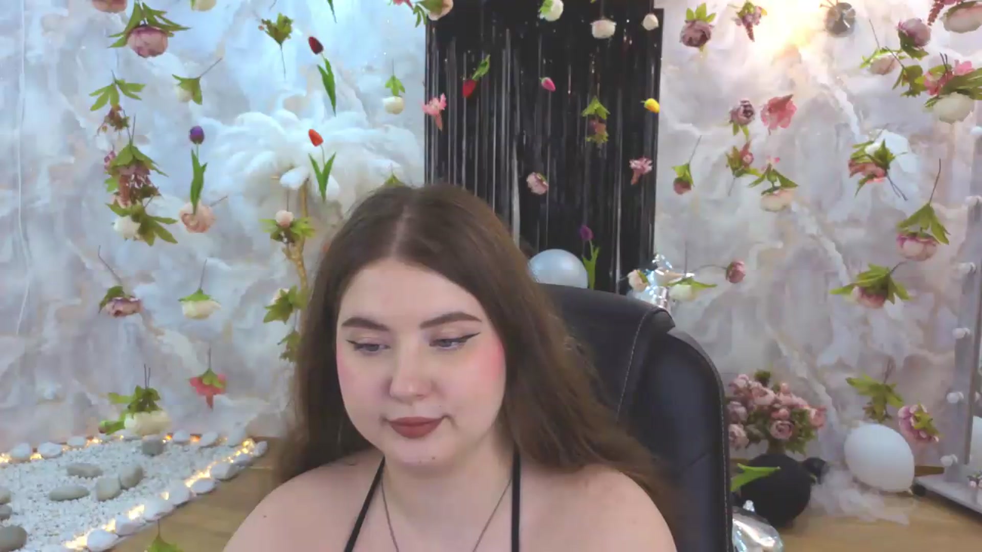 Gallery image thumbnail from EnigmaVeil's myfreecams stream on, 08/04/2026, 11:01 image 9 of 20