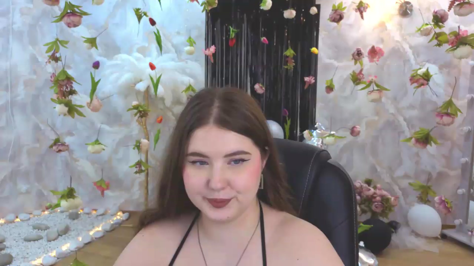 Gallery image thumbnail from EnigmaVeil's myfreecams stream on, 08/04/2026, 11:01 image 6 of 20