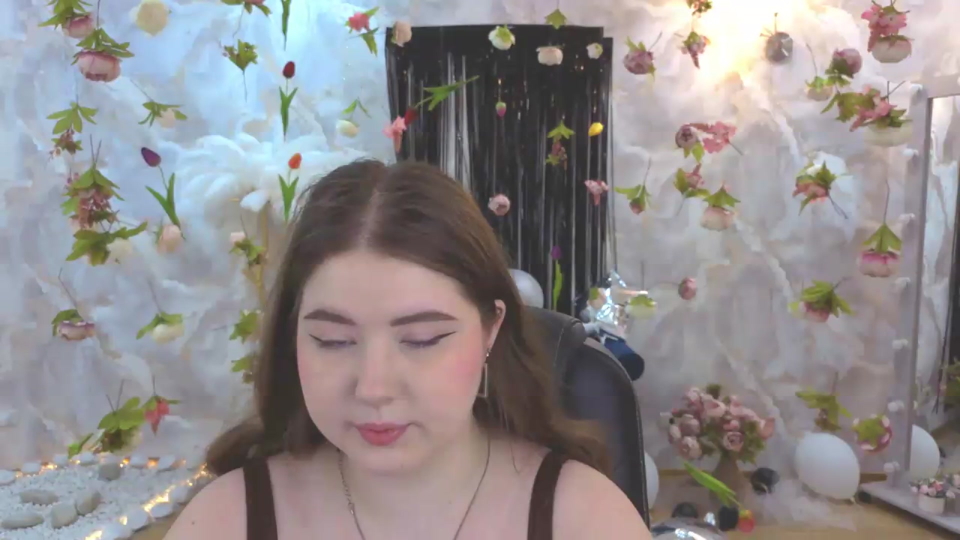 Gallery image thumbnail from EnigmaVeil's myfreecams stream on, 08/05/2026, 03:46 image 3 of 20