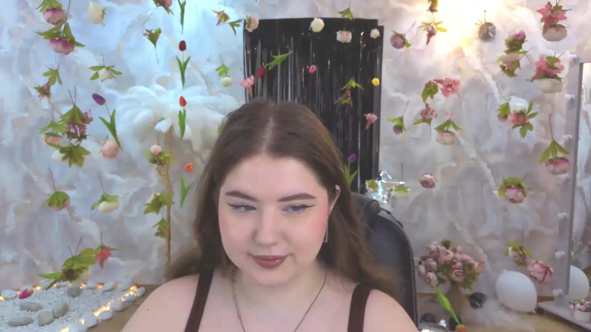 Gallery image thumbnail from EnigmaVeil's myfreecams stream on, 08/05/2026, 04:20 image 6 of 20