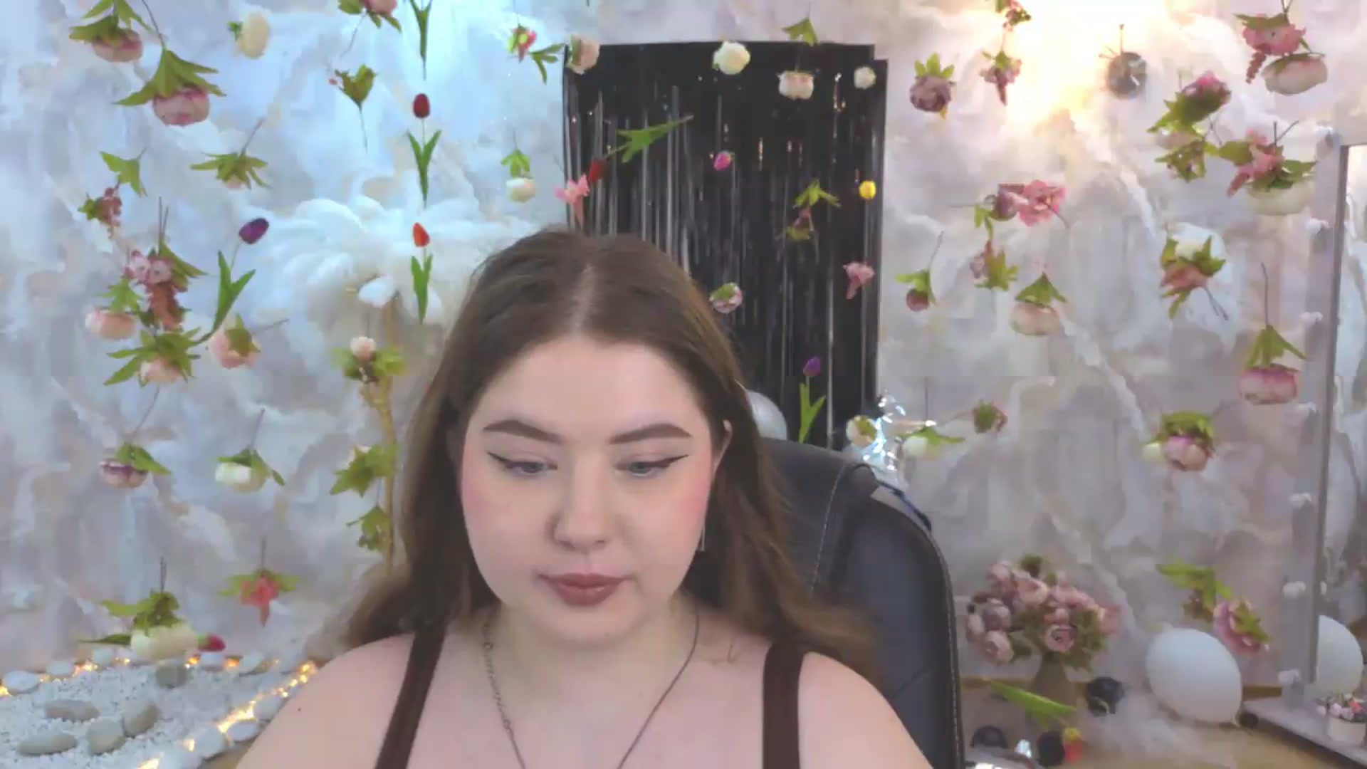 Gallery image thumbnail from EnigmaVeil's myfreecams stream on, 08/05/2026, 04:20 image 8 of 20