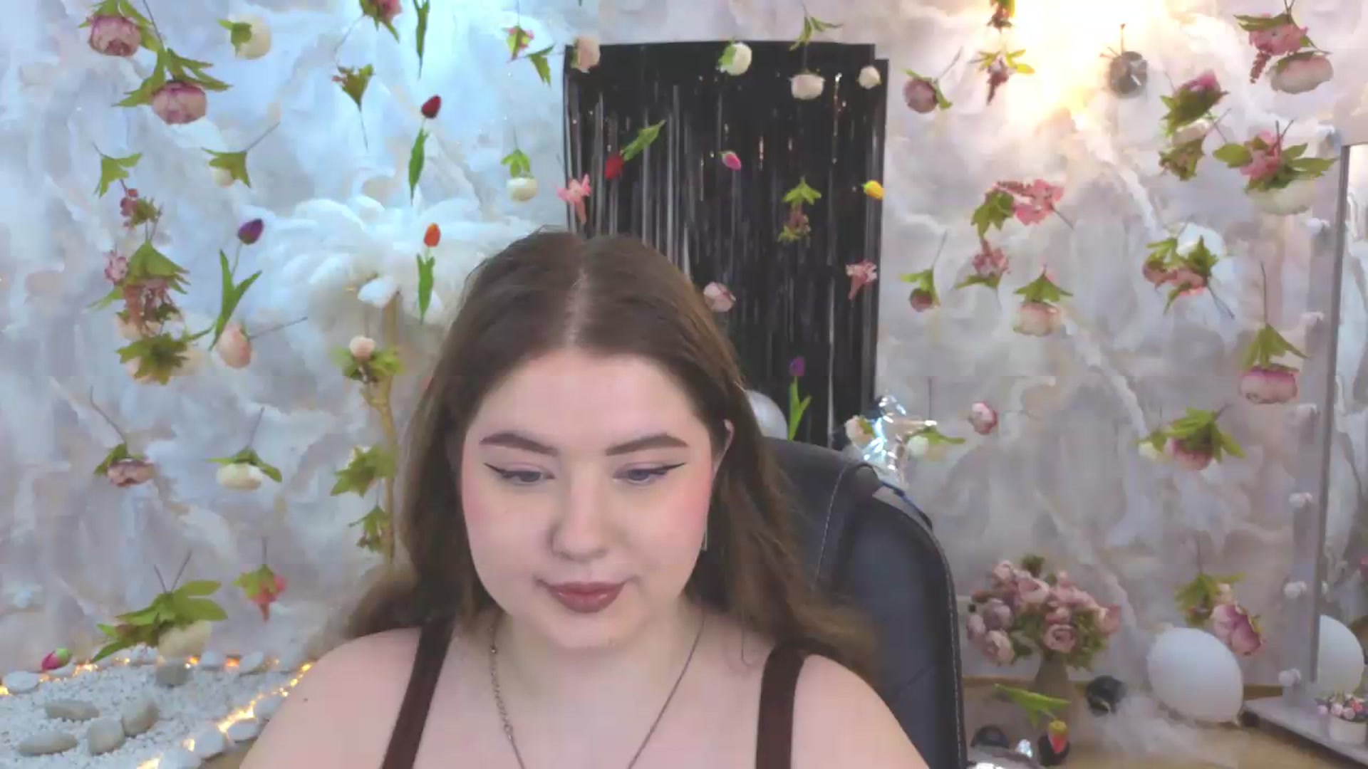 Gallery image thumbnail from EnigmaVeil's myfreecams stream on, 08/05/2026, 04:20 image 7 of 20