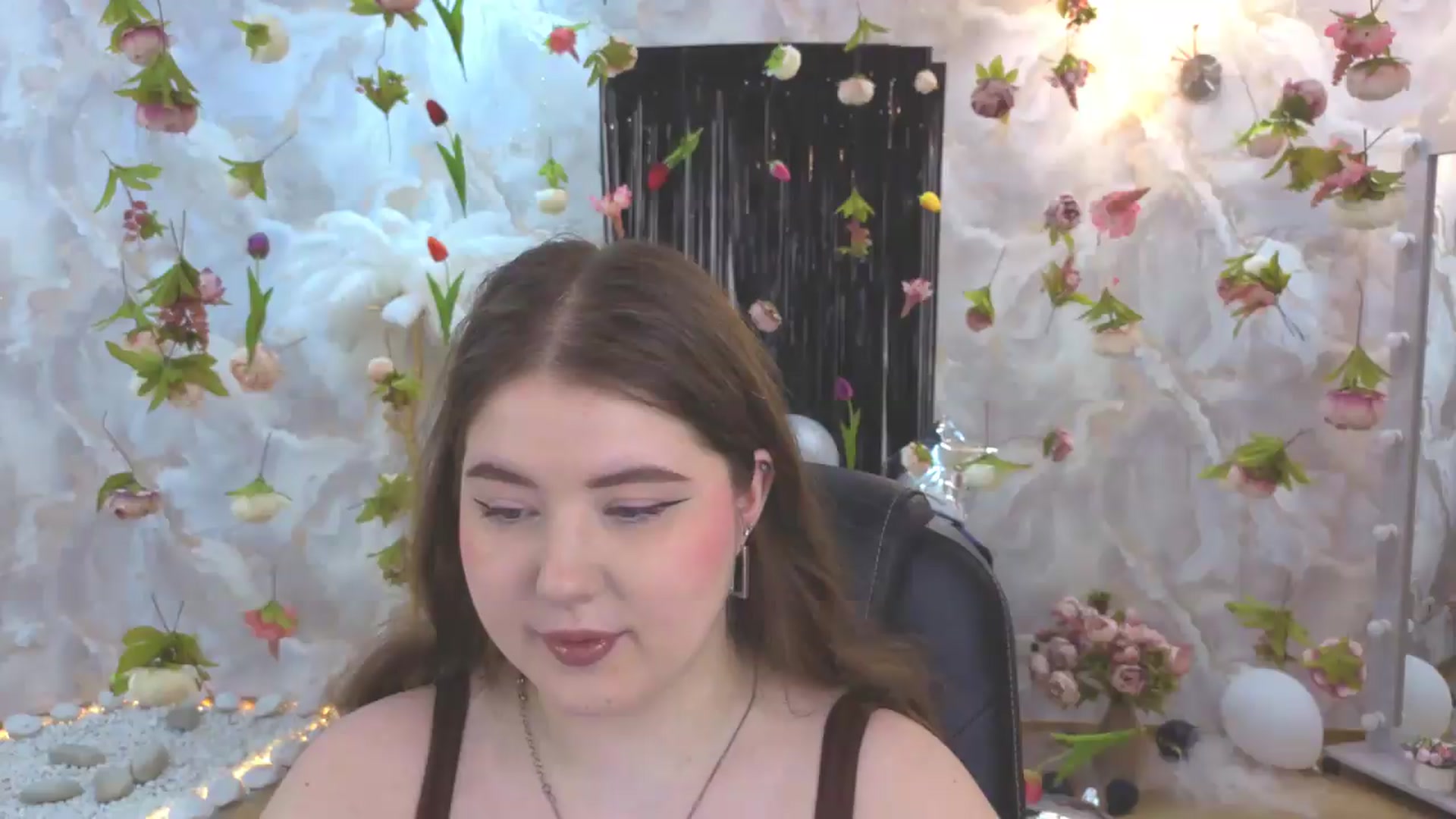 Gallery image thumbnail from EnigmaVeil's myfreecams stream on, 08/05/2026, 04:20 image 1 of 20
