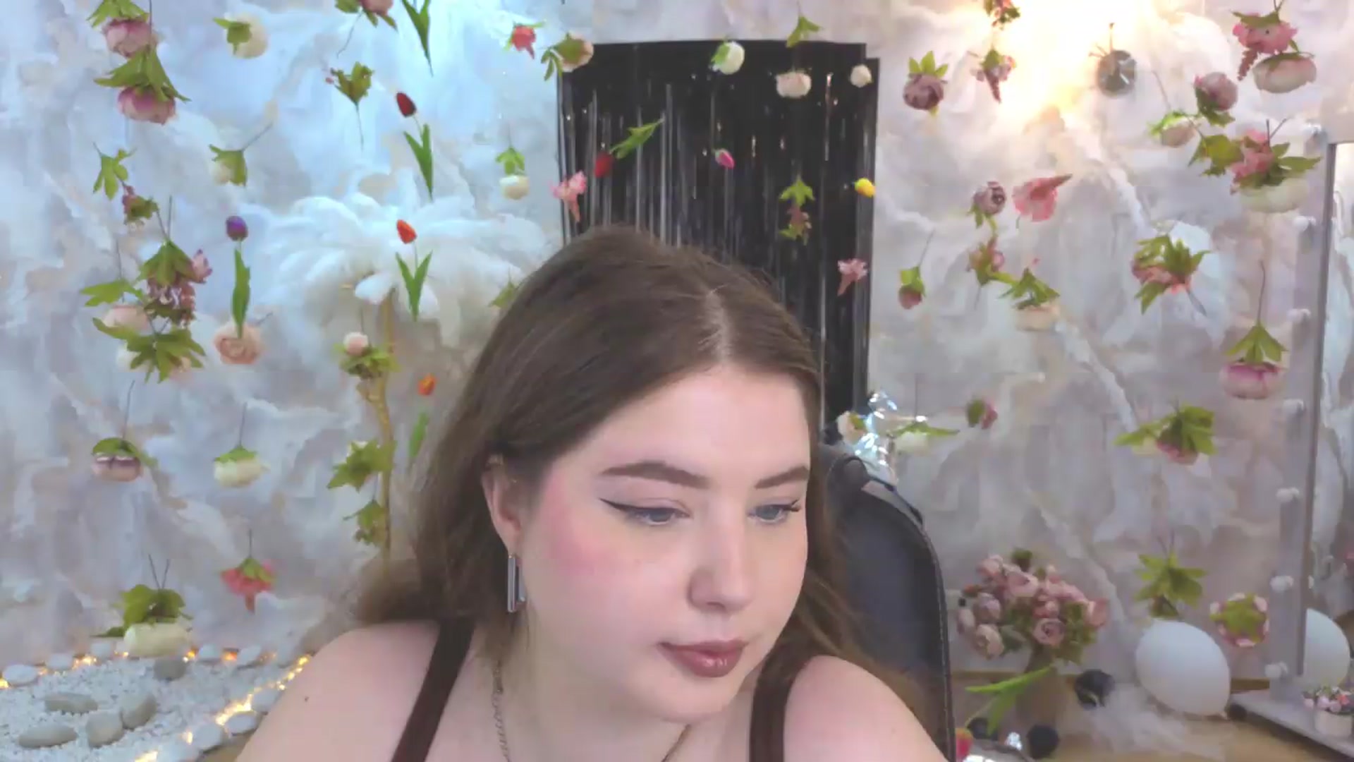Gallery image thumbnail from EnigmaVeil's myfreecams stream on, 08/05/2026, 04:20 image 10 of 20