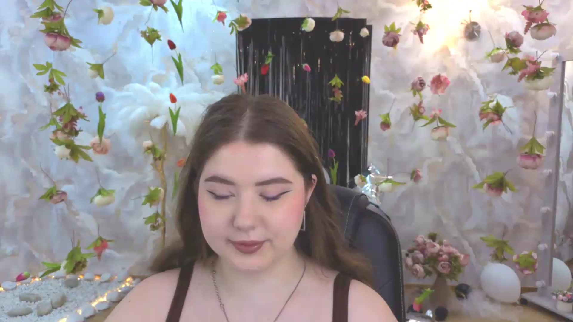 Gallery image thumbnail from EnigmaVeil's myfreecams stream on, 08/05/2026, 04:20 image 4 of 20
