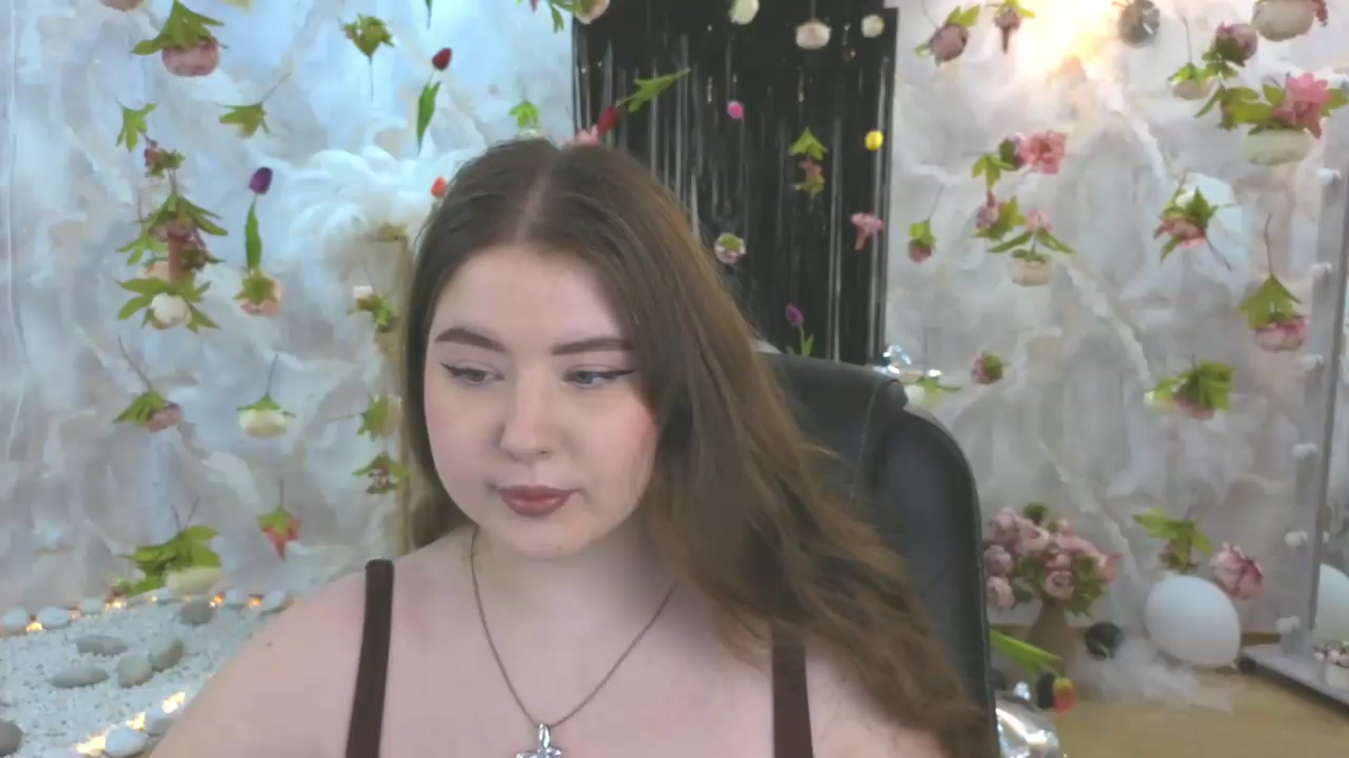 Gallery image thumbnail from EnigmaVeil's myfreecams stream on, 08/05/2026, 05:08 image 13 of 20