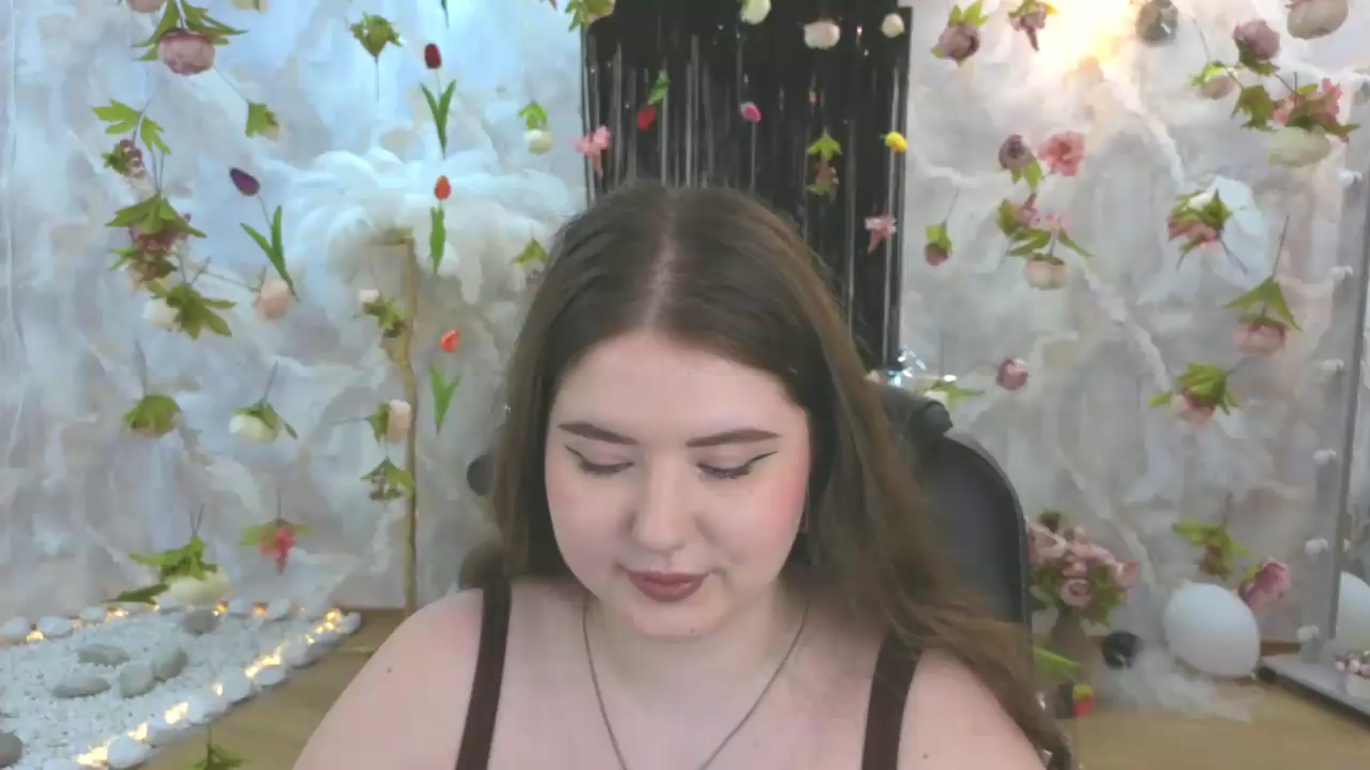 Gallery image thumbnail from EnigmaVeil's myfreecams stream on, 08/05/2026, 05:08 image 15 of 20