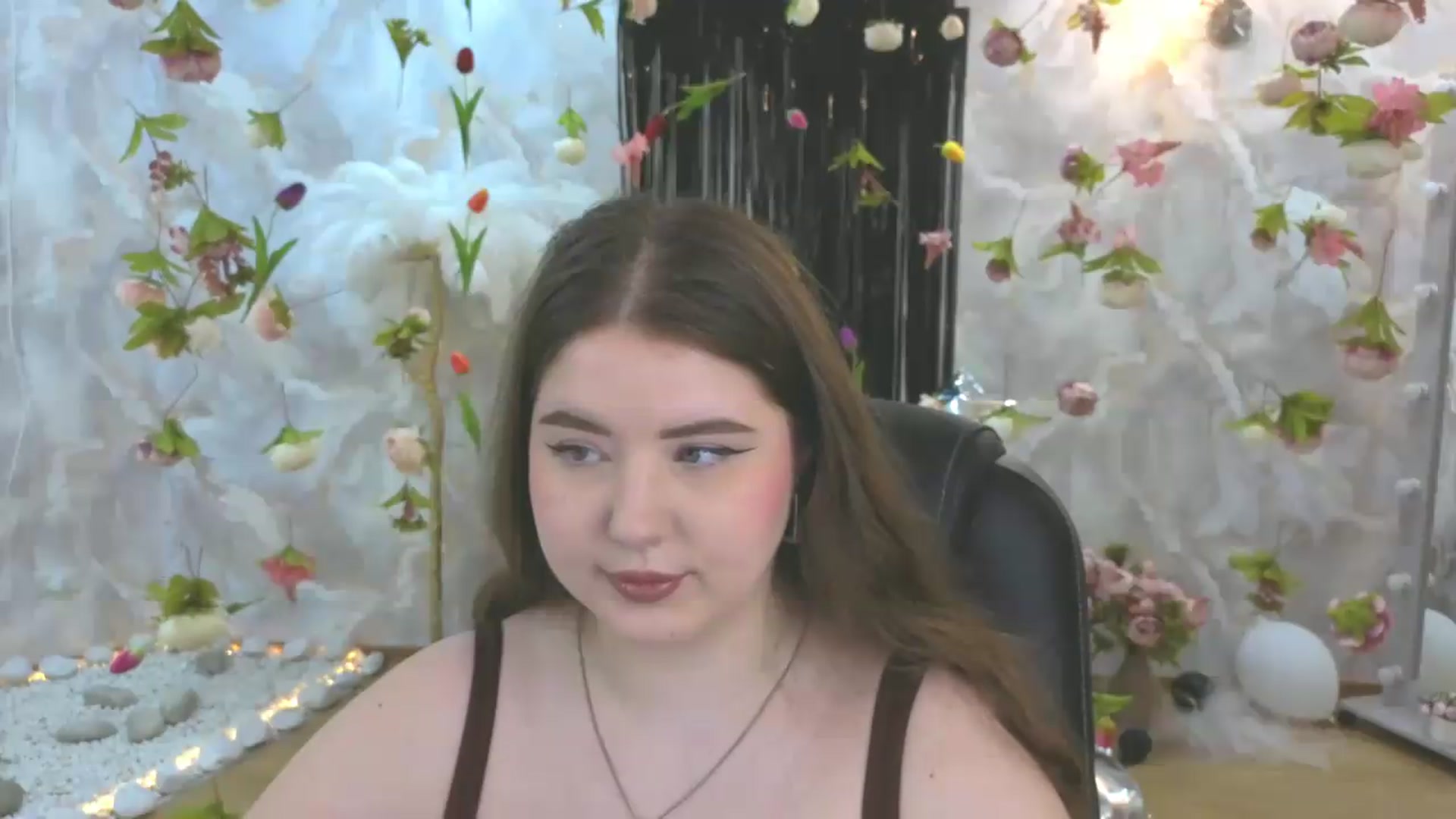 Gallery image thumbnail from EnigmaVeil's myfreecams stream on, 08/05/2026, 05:08 image 14 of 20