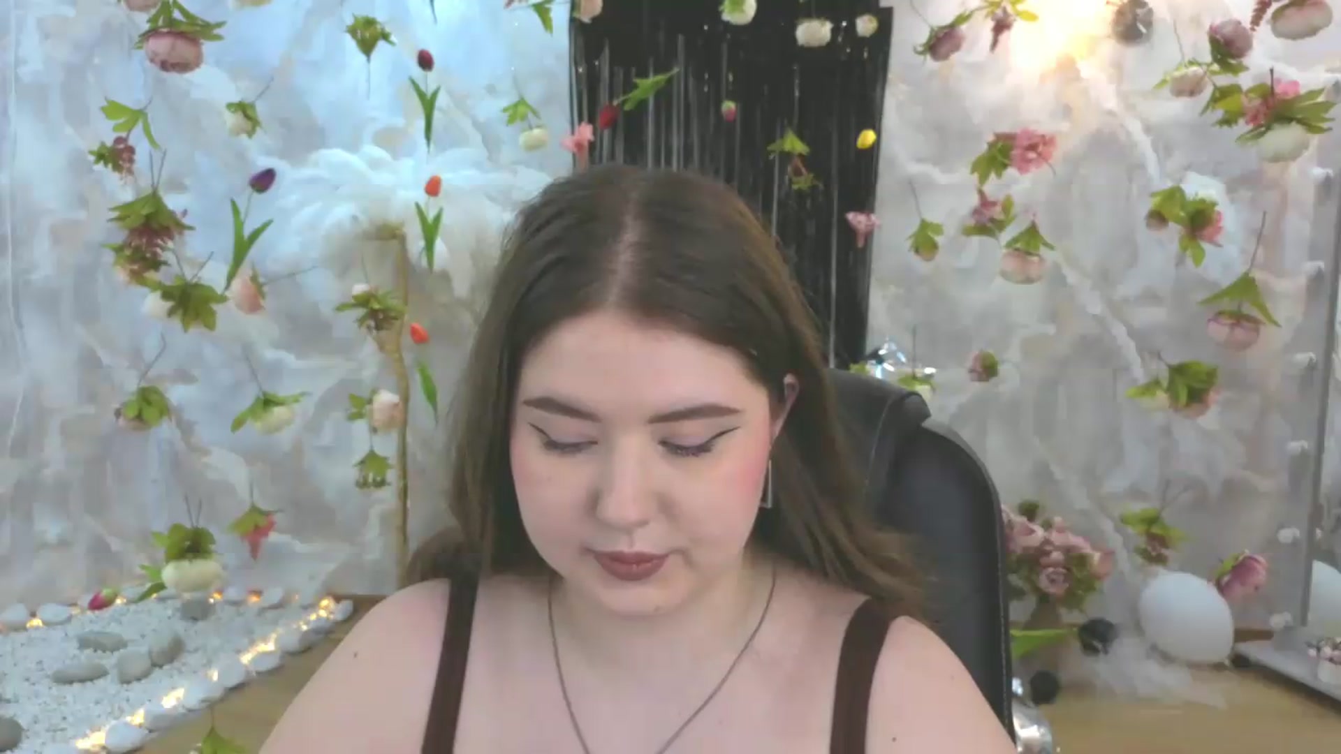 Gallery image thumbnail from EnigmaVeil's myfreecams stream on, 08/05/2026, 05:08 image 19 of 20