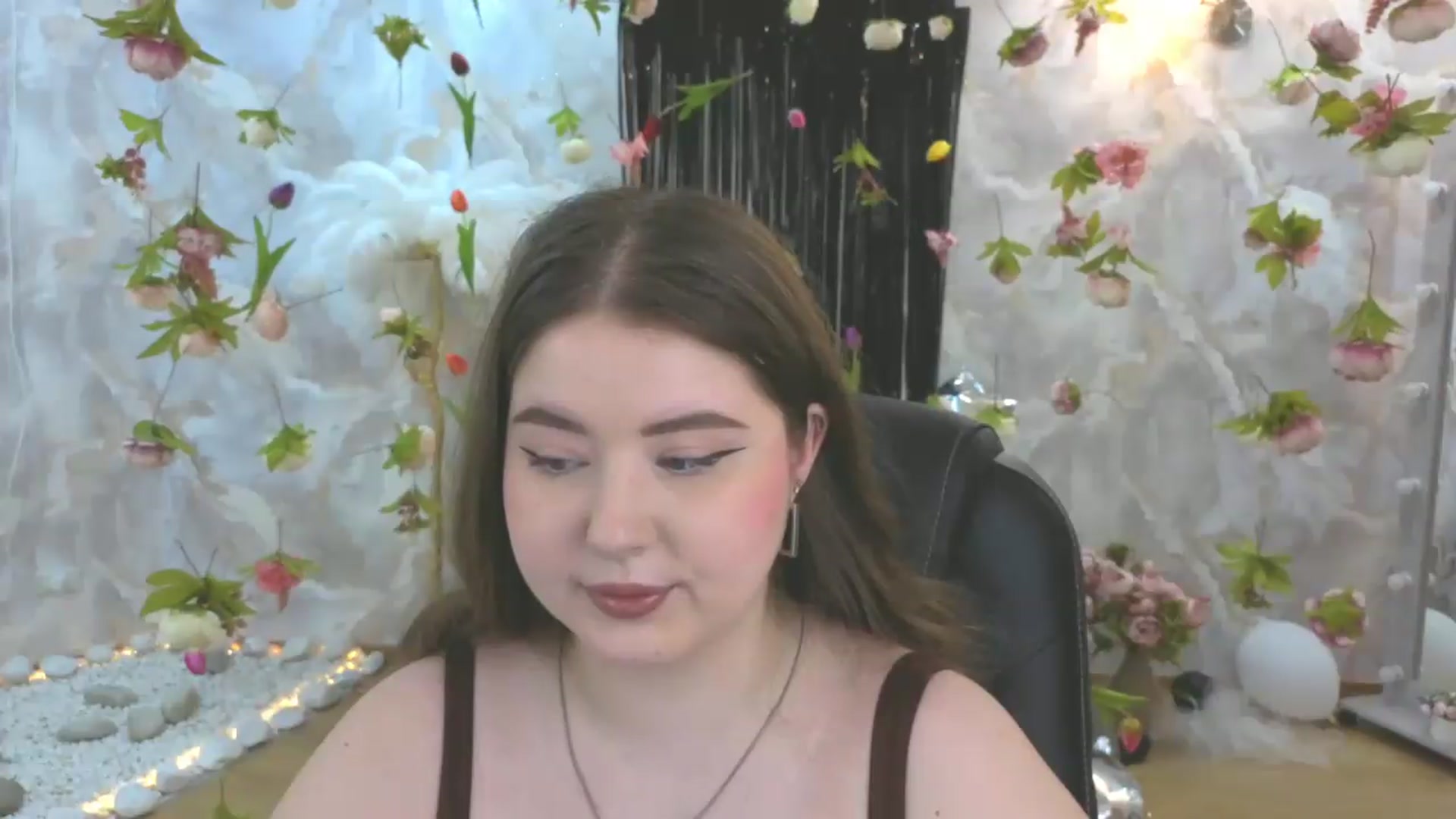 Gallery image thumbnail from EnigmaVeil's myfreecams stream on, 08/05/2026, 05:08 image 18 of 20