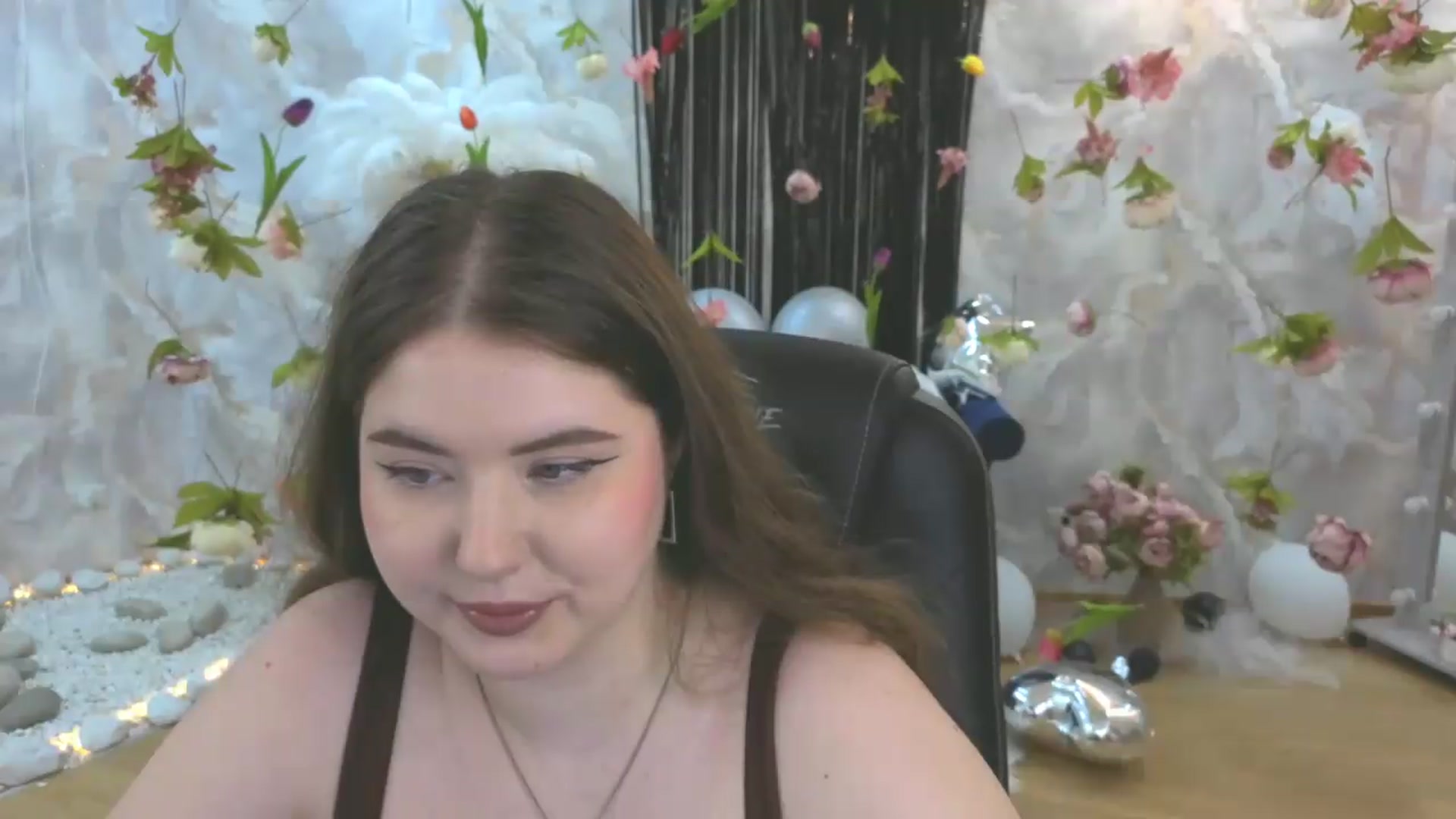 Gallery image thumbnail from EnigmaVeil's myfreecams stream on, 08/05/2026, 07:46 image 12 of 20