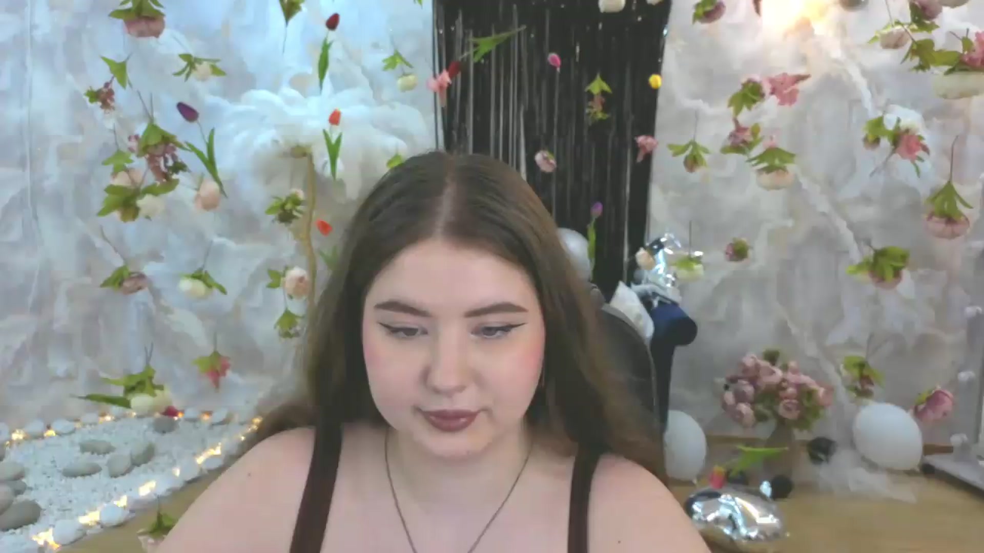 Gallery image thumbnail from EnigmaVeil's myfreecams stream on, 08/05/2026, 07:46 image 4 of 20