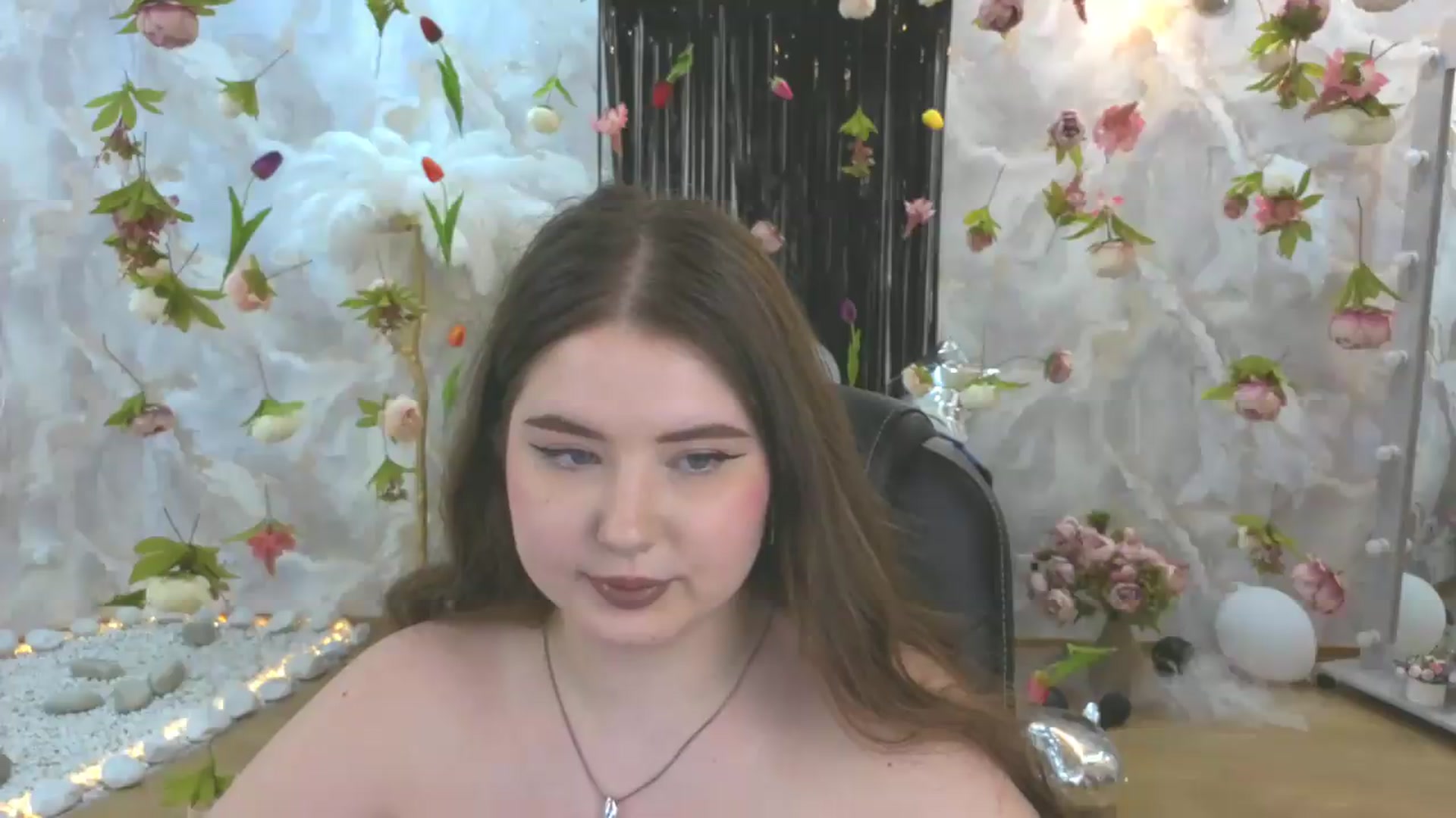 Gallery image thumbnail from EnigmaVeil's myfreecams stream on, 08/05/2026, 10:44 image 18 of 20