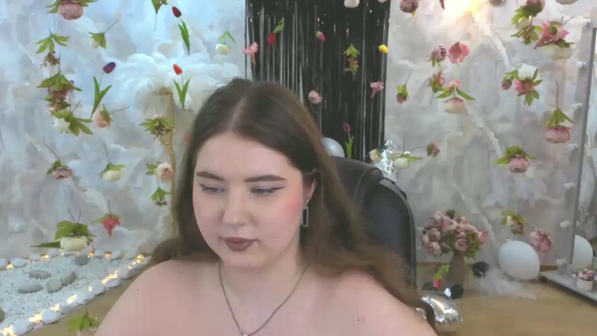 Gallery image thumbnail from EnigmaVeil's myfreecams stream on, 08/05/2026, 10:44 image 19 of 20