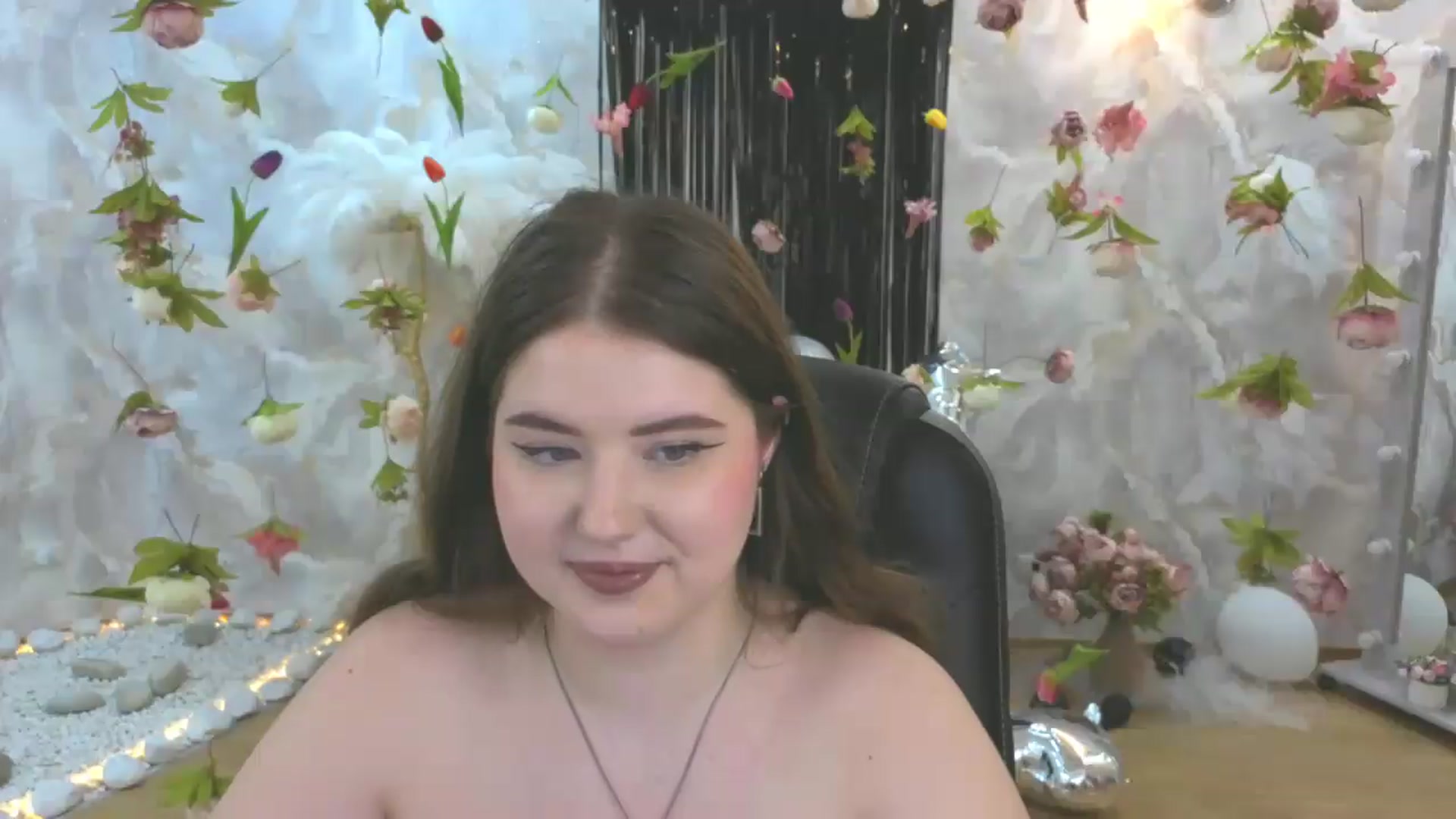 Gallery image thumbnail from EnigmaVeil's myfreecams stream on, 08/05/2026, 10:59 image 17 of 20