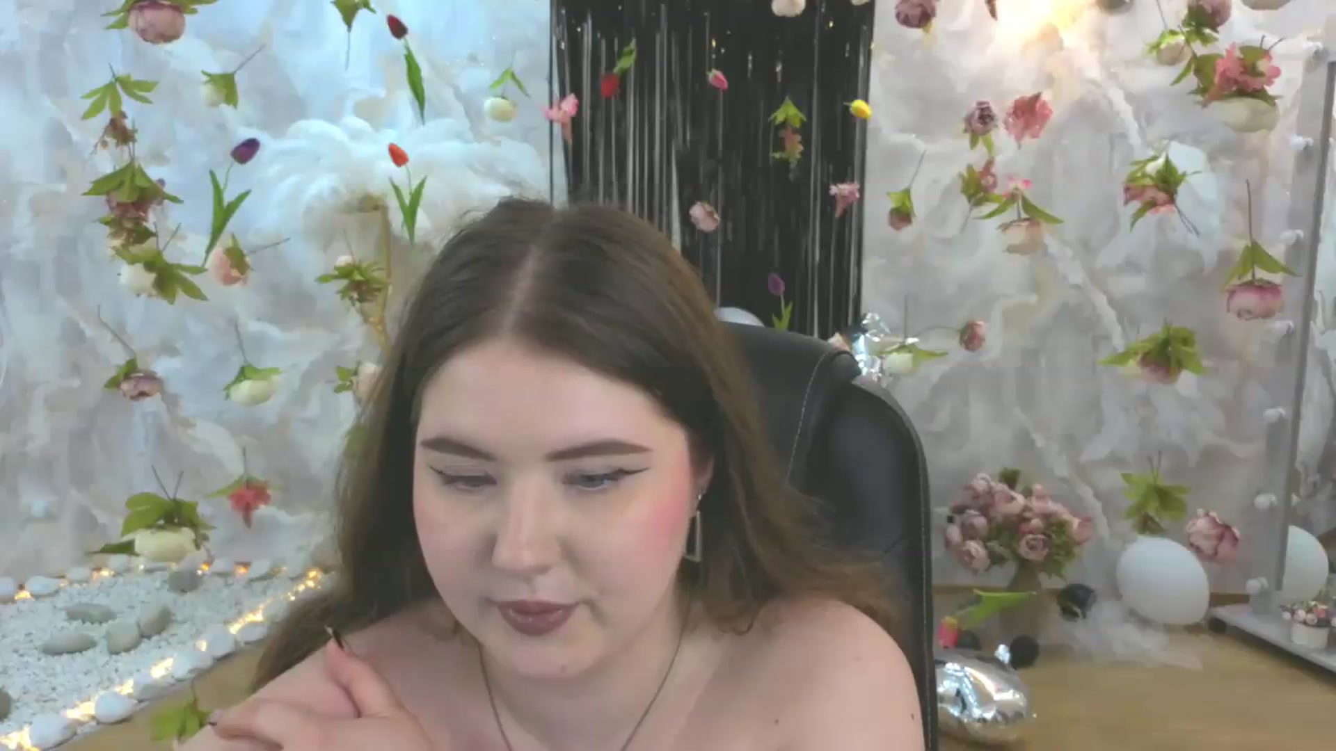 Gallery image thumbnail from EnigmaVeil's myfreecams stream on, 08/05/2026, 10:59 image 3 of 20