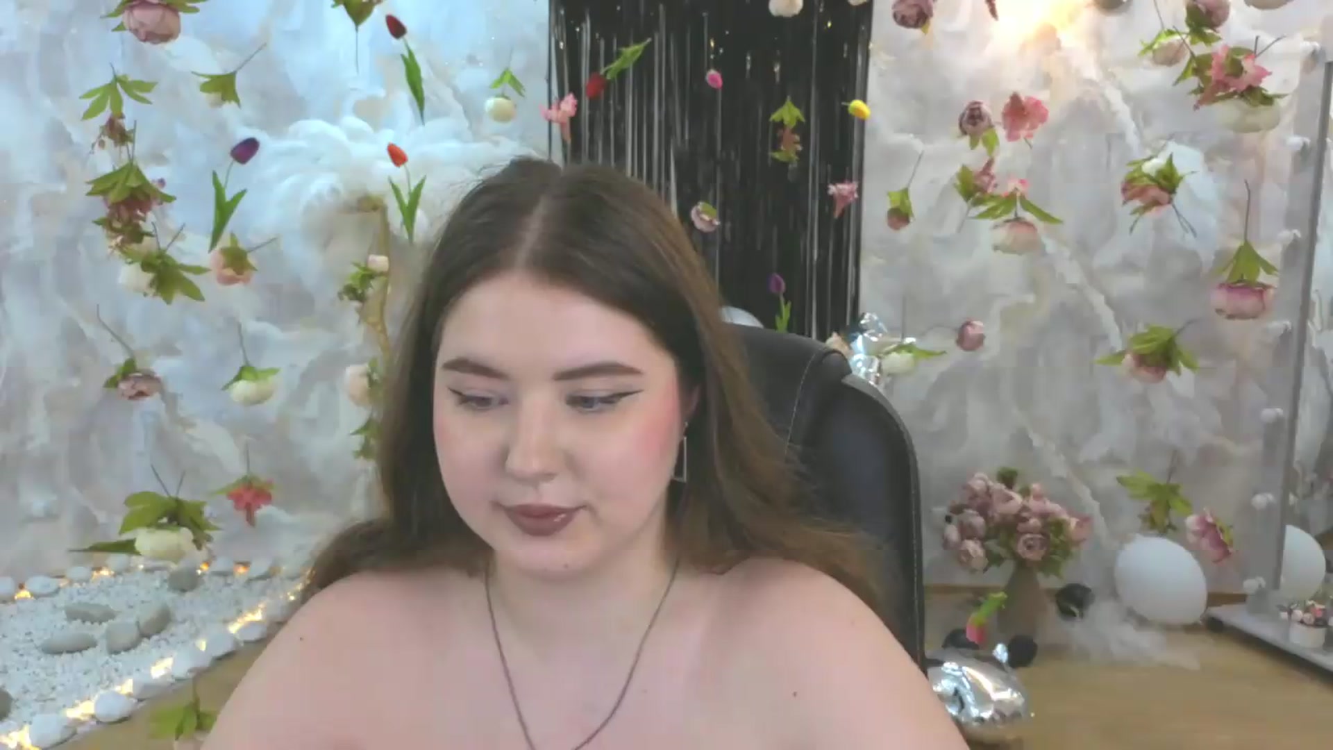 Gallery image thumbnail from EnigmaVeil's myfreecams stream on, 08/05/2026, 10:59 image 12 of 20