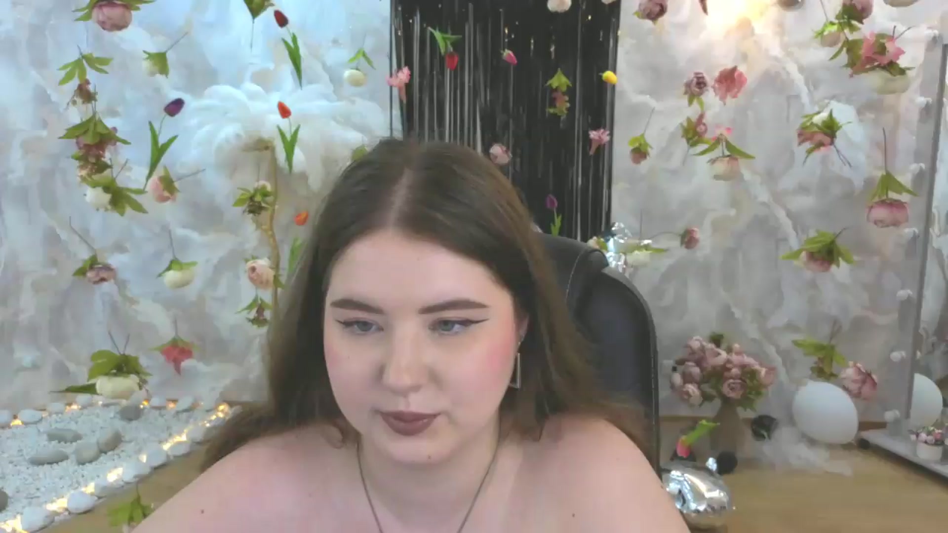 Gallery image thumbnail from EnigmaVeil's myfreecams stream on, 08/05/2026, 10:59 image 5 of 20