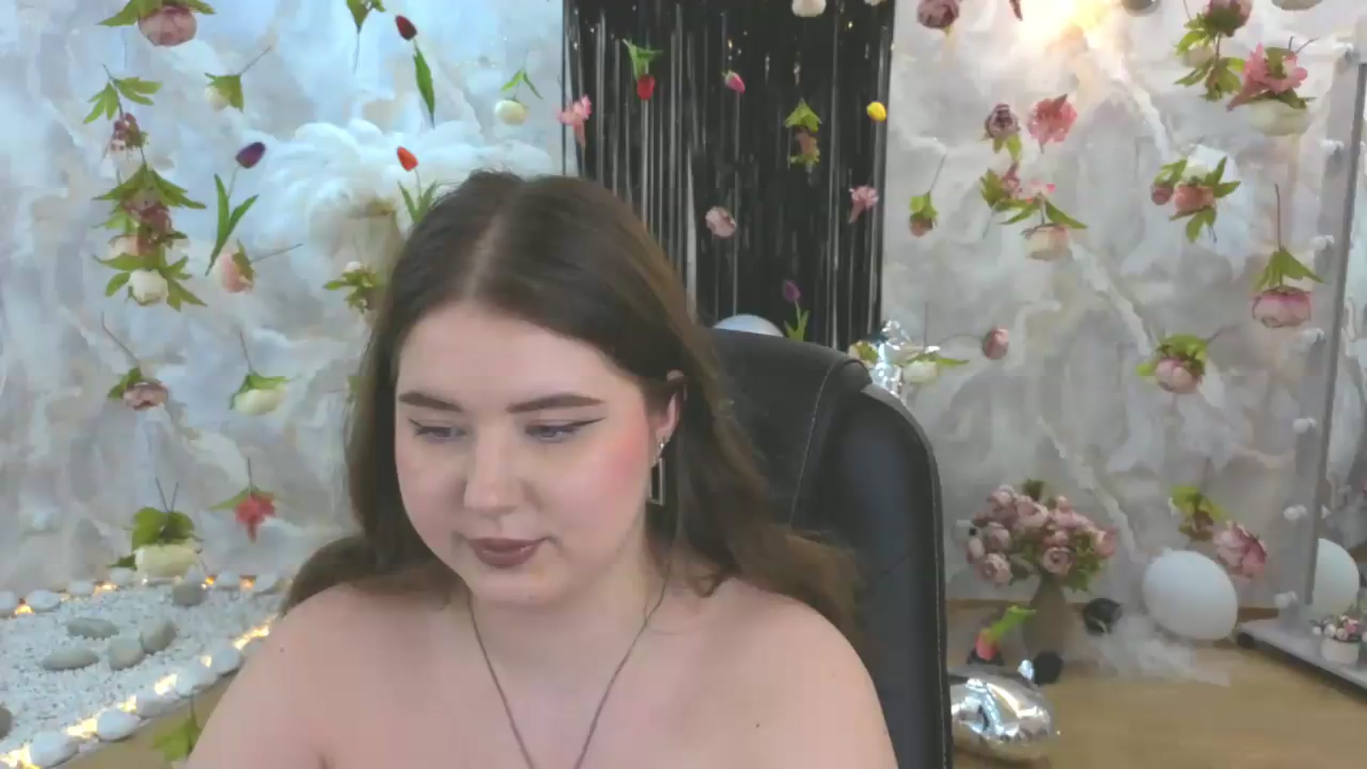 Gallery image thumbnail from EnigmaVeil's myfreecams stream on, 08/05/2026, 10:59 image 18 of 20