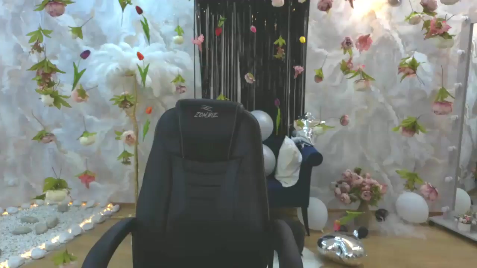 Gallery image thumbnail from EnigmaVeil's myfreecams stream on, 08/05/2026, 11:21 image 3 of 20