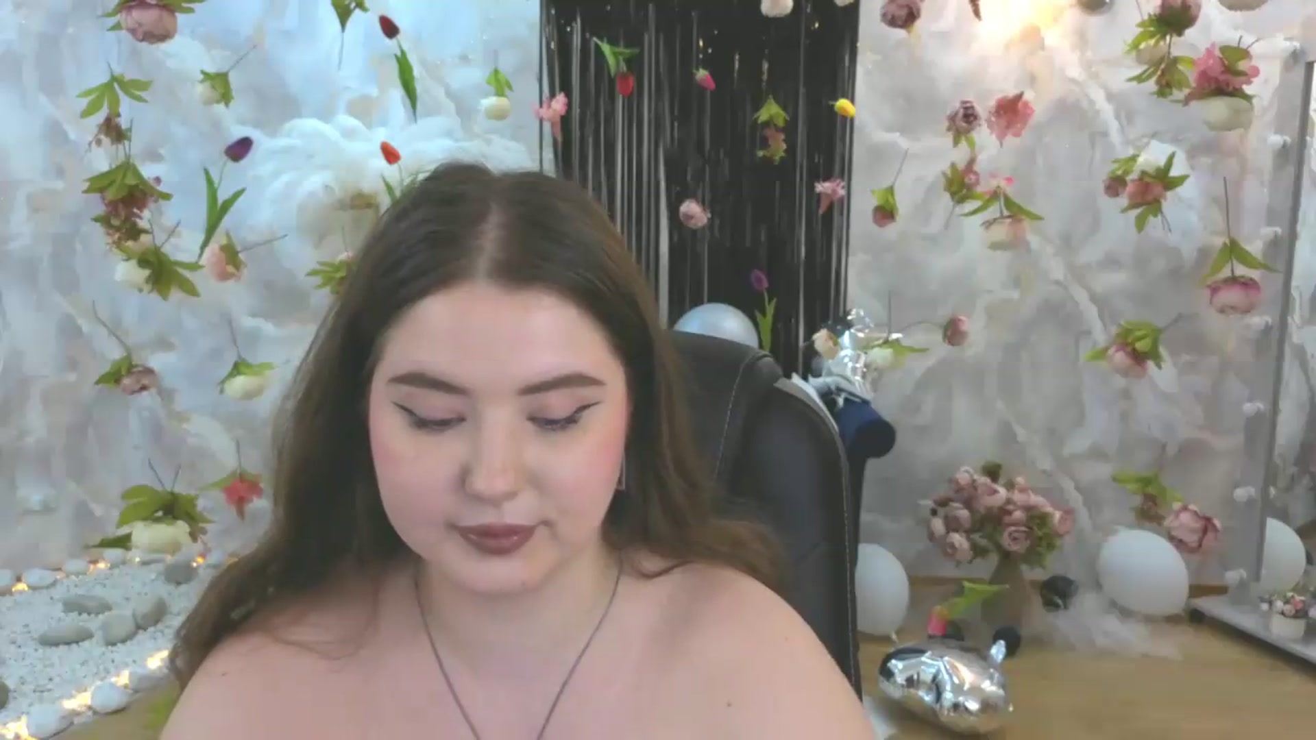 Gallery image thumbnail from EnigmaVeil's myfreecams stream on, 08/05/2026, 11:21 image 16 of 20