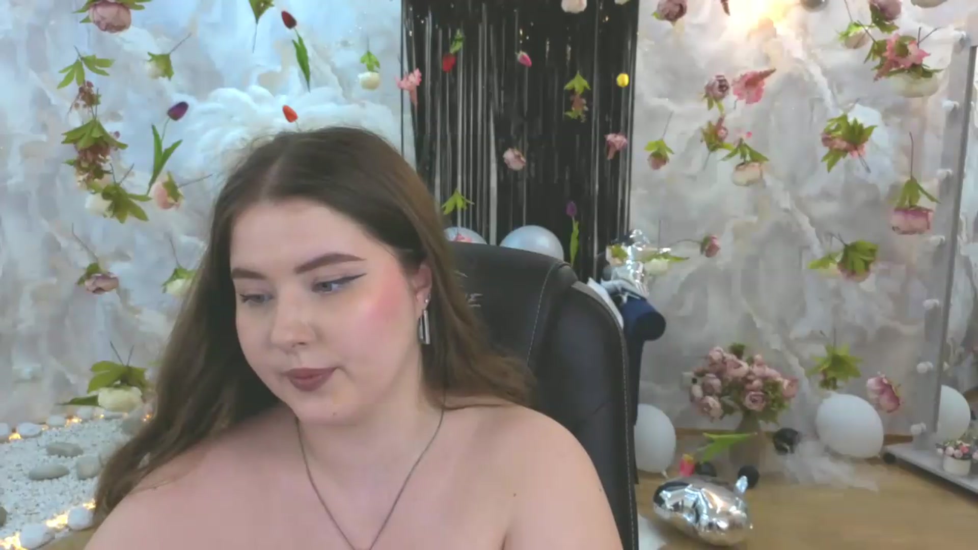 Gallery image thumbnail from EnigmaVeil's myfreecams stream on, 08/05/2026, 11:21 image 13 of 20