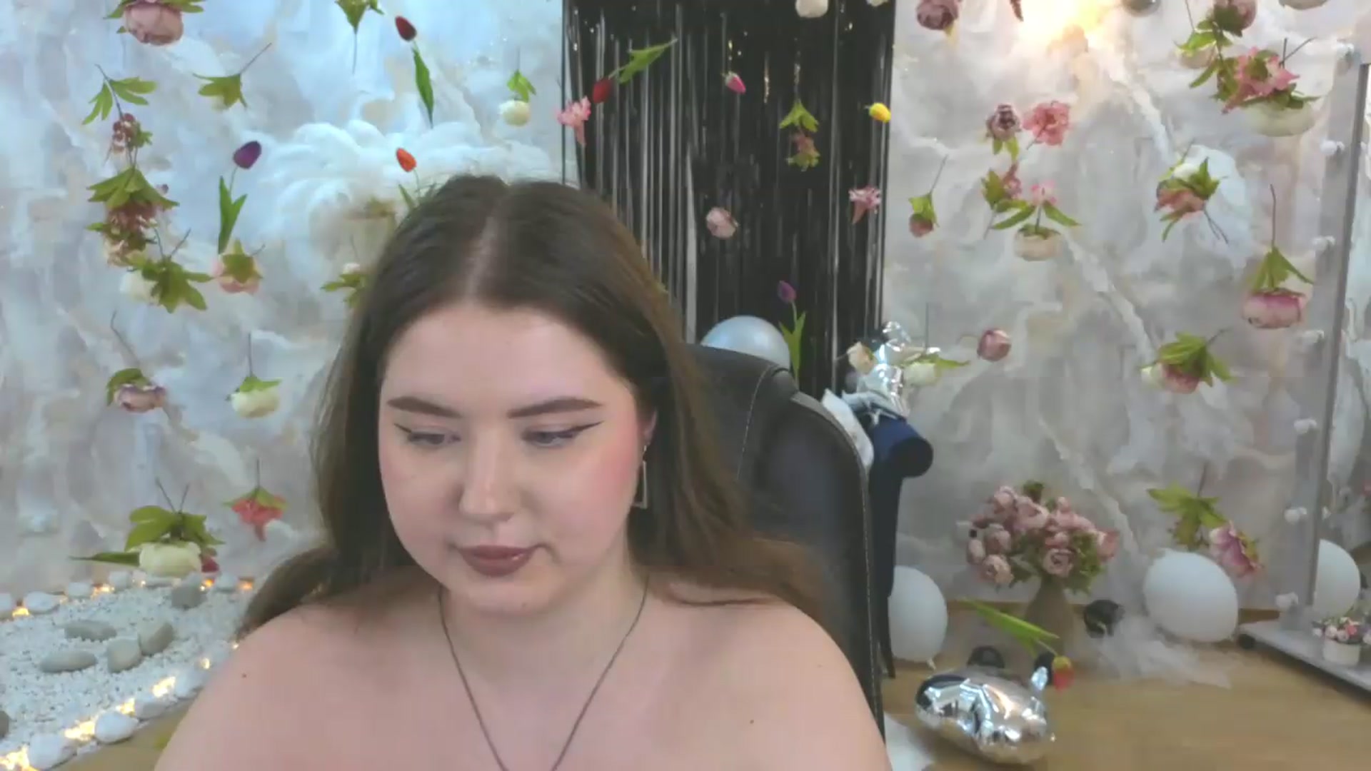 Gallery image thumbnail from EnigmaVeil's myfreecams stream on, 08/05/2026, 11:21 image 11 of 20